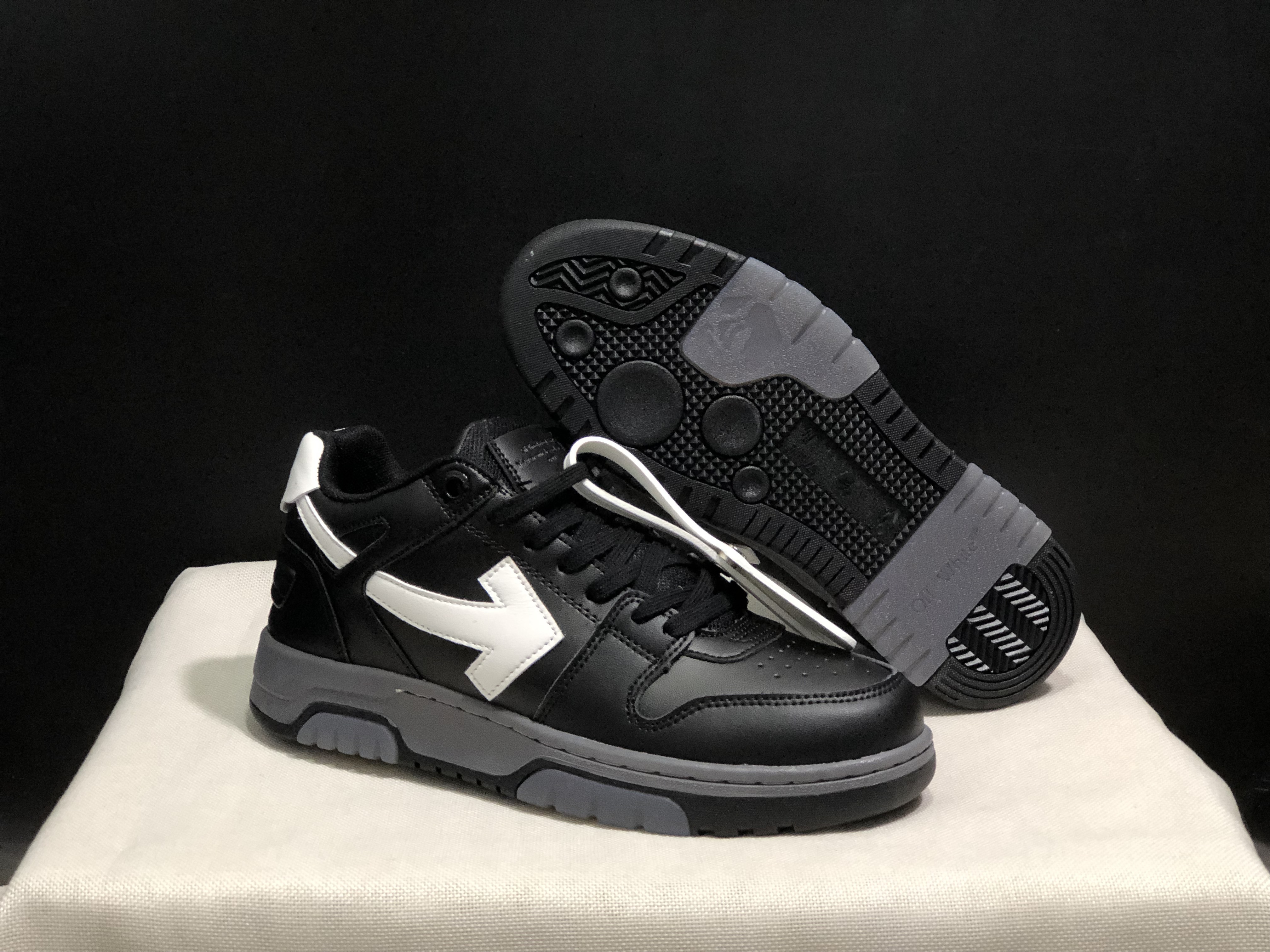 56$ OFF-WHITE Out Of Office Size 36-45 022660 GHT3228 gallery