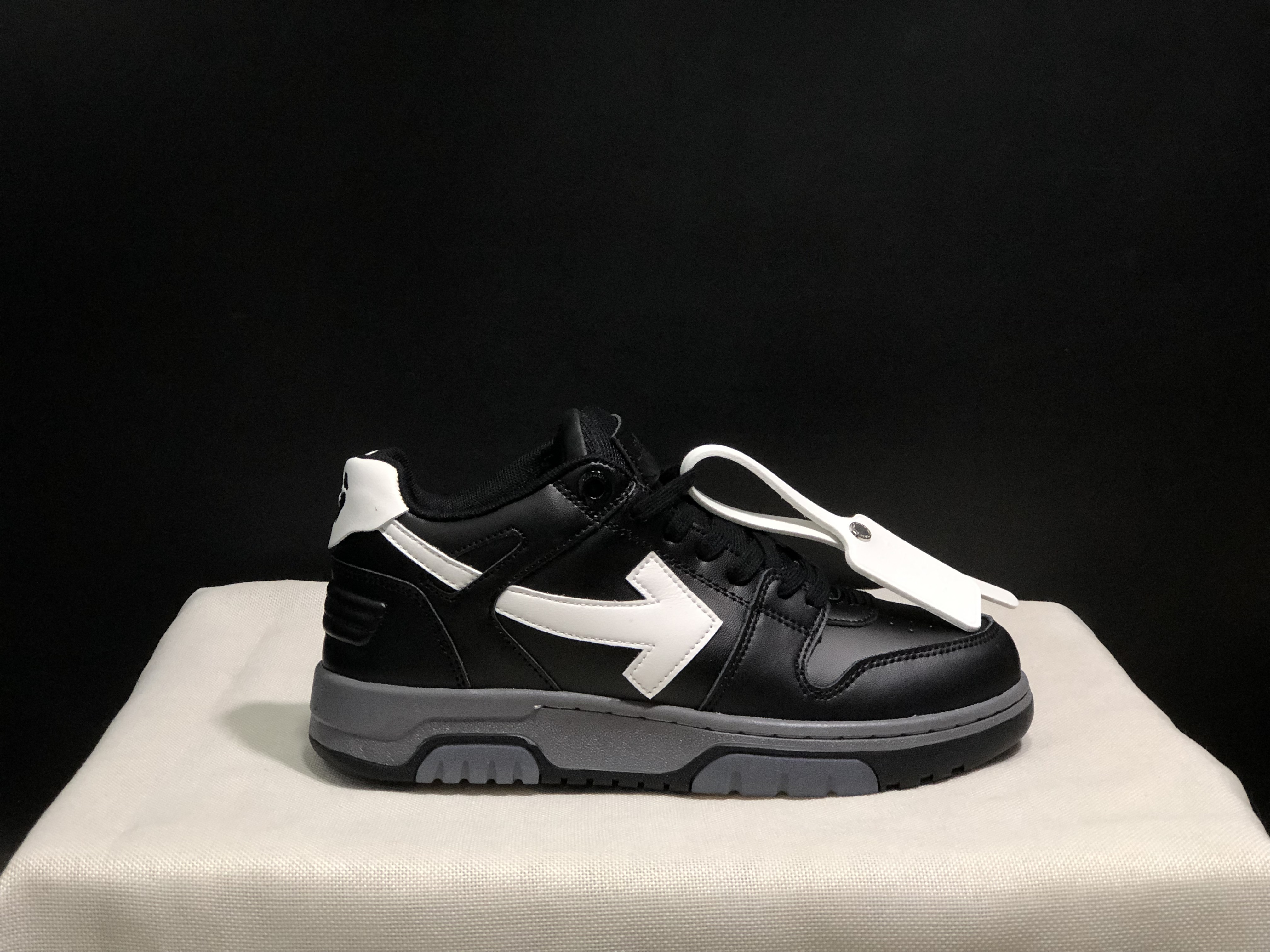 56$ OFF-WHITE Out Of Office Size 36-45 022660 GHT3228 gallery