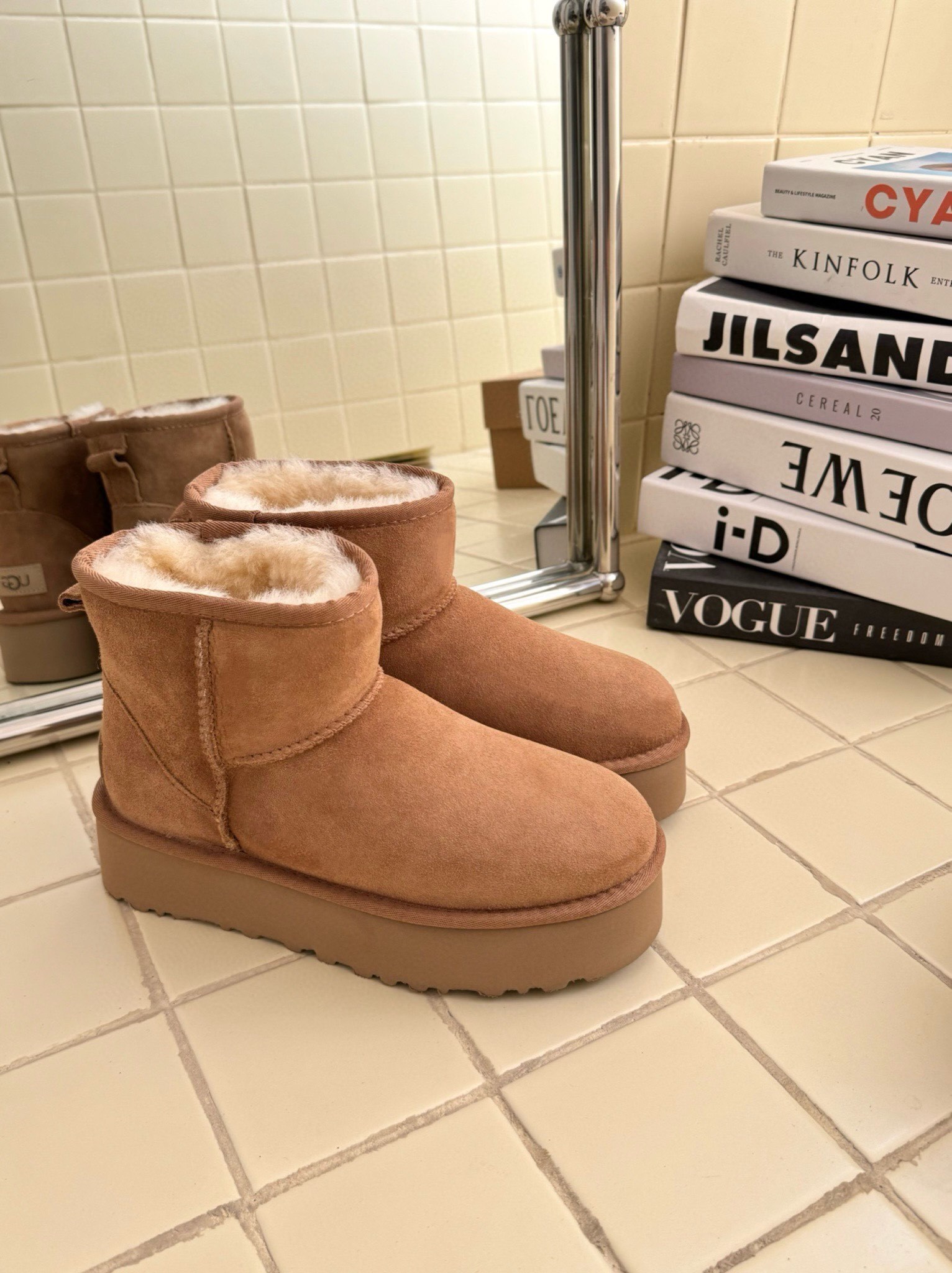 56$ Top Quality UGG Leather Wool Platform 3 point 5 Size 35-40 922860 UG286 gallery