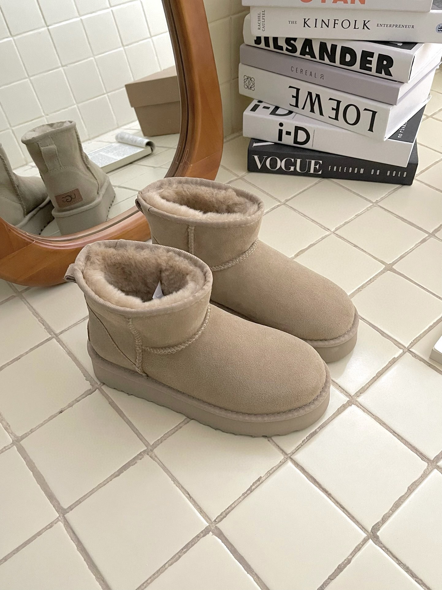 56$ Top Quality UGG Leather Wool Platform 3 point 5 Size 35-40 922860 UG286 gallery