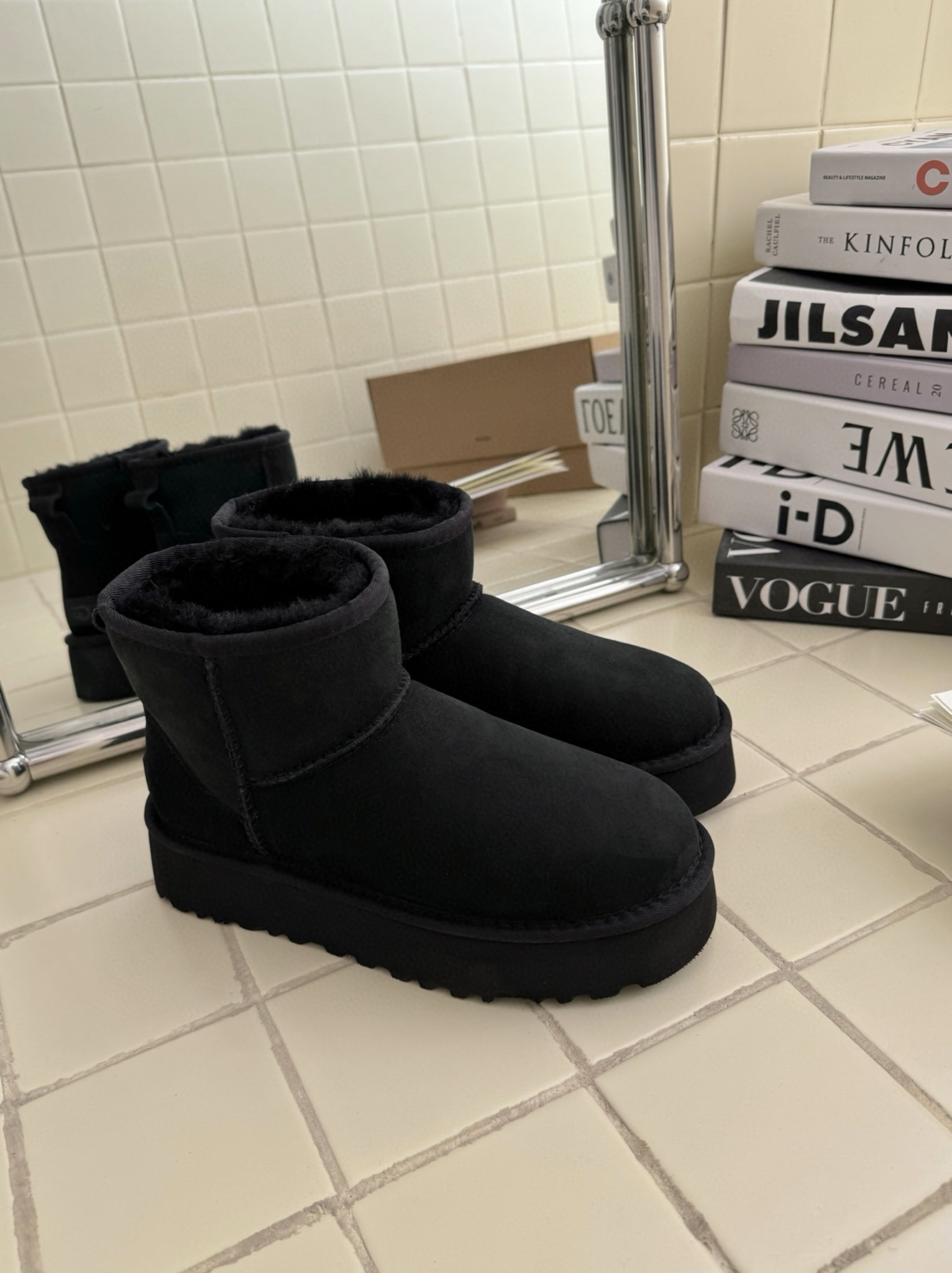 56$ Top Quality UGG Leather Wool Platform 3 point 5 Size 35-40 922860 UG286 gallery