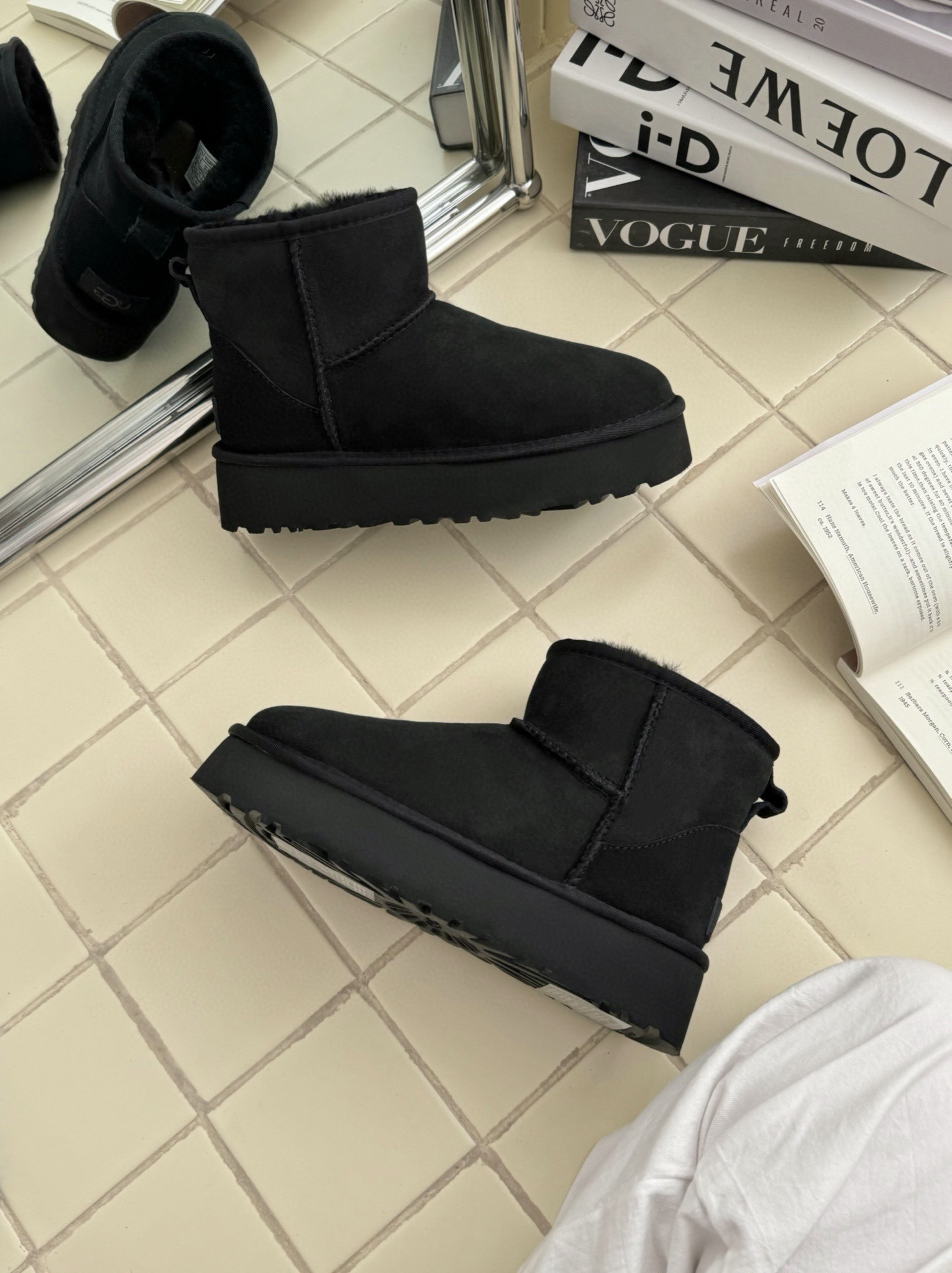 56$ Top Quality UGG Leather Wool Platform 3 point 5 Size 35-40 922860 UG286 gallery