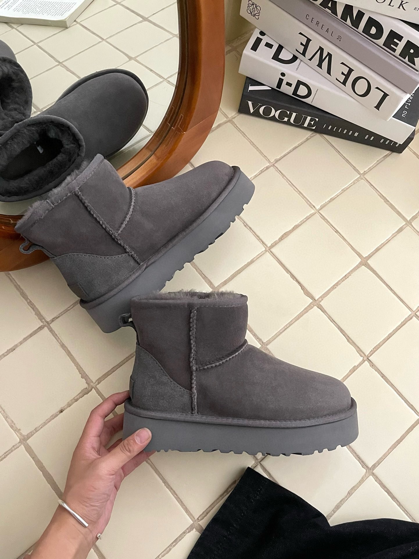 56$ Top Quality UGG Leather Wool Platform 3 point 5 Size 35-40 922860 UG286 gallery