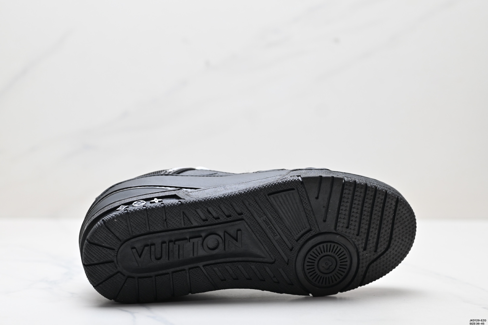 56$ dh Louis Vuitton Trainer Sneaker Low size 40-45 62381035869 DC219 gallery