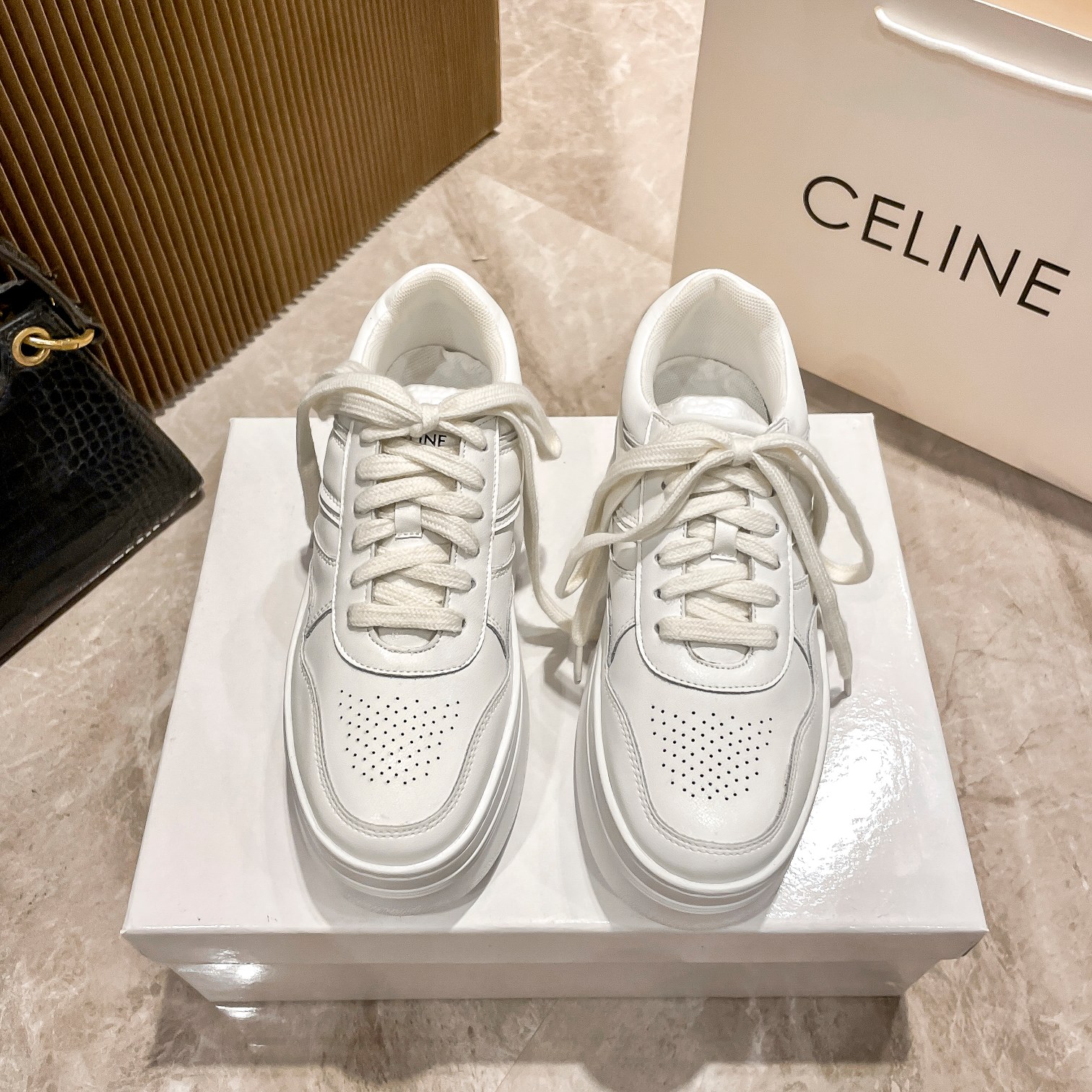 56$ new_dh CELINE show bdetails SIZE 35-40 83514035639 JDS3X39 gallery