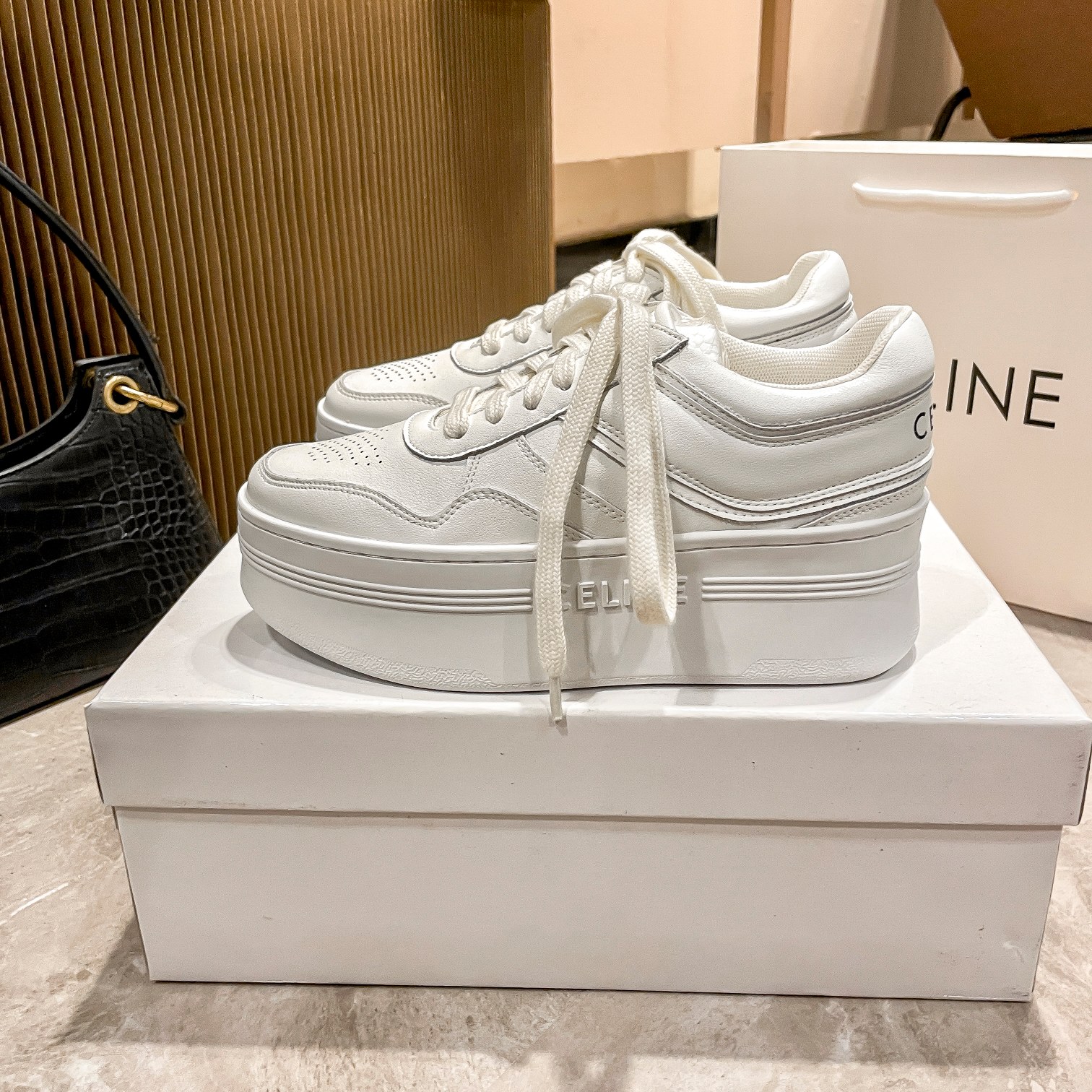 56$ new_dh CELINE show bdetails SIZE 35-40 83514035639 JDS3X39 gallery