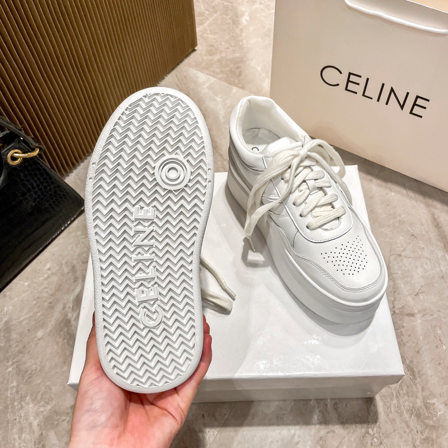 56$ new_dh CELINE show bdetails SIZE 35-40 83514035639 JDS3X39 gallery