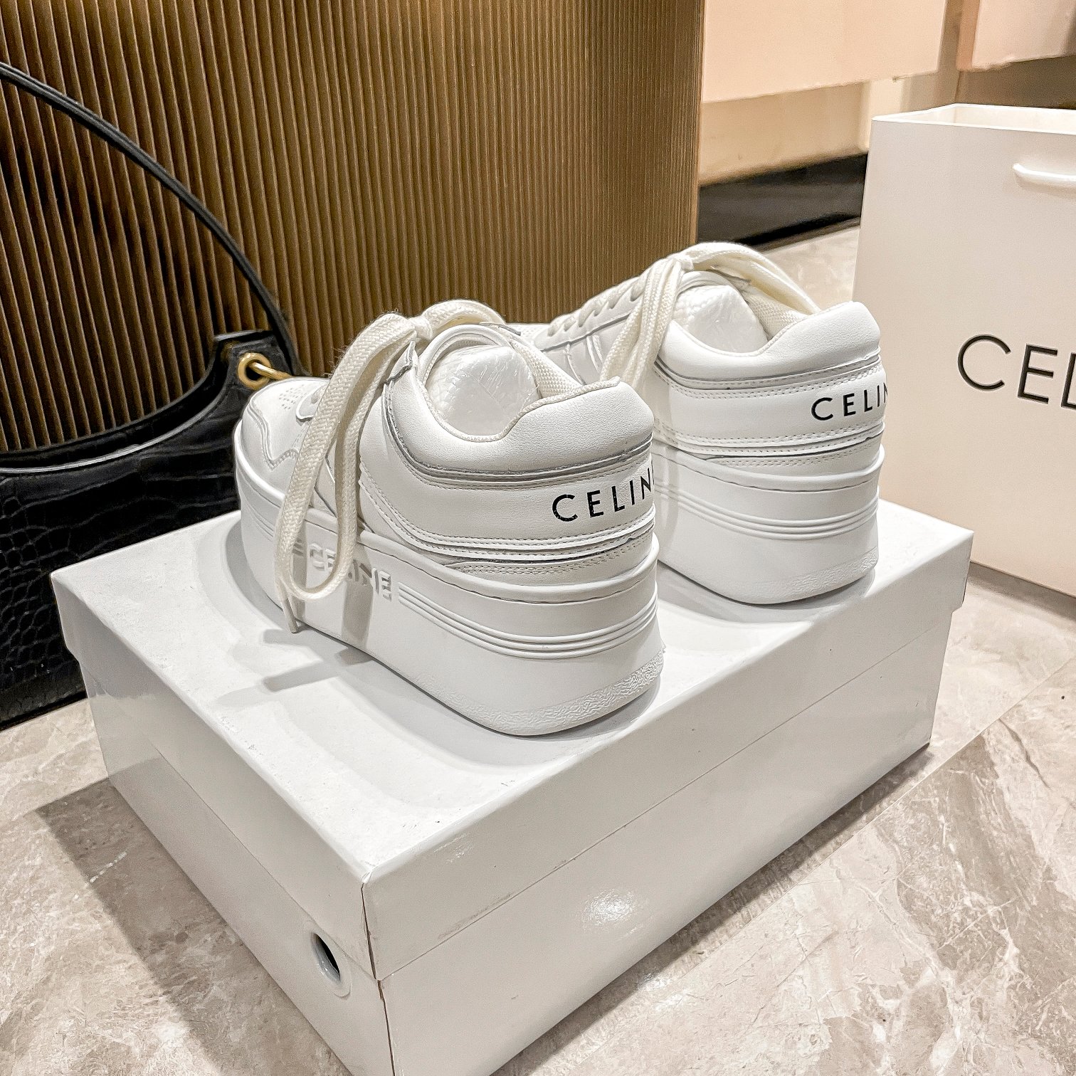 56$ new_dh CELINE show bdetails SIZE 35-40 83514035639 JDS3X39 gallery