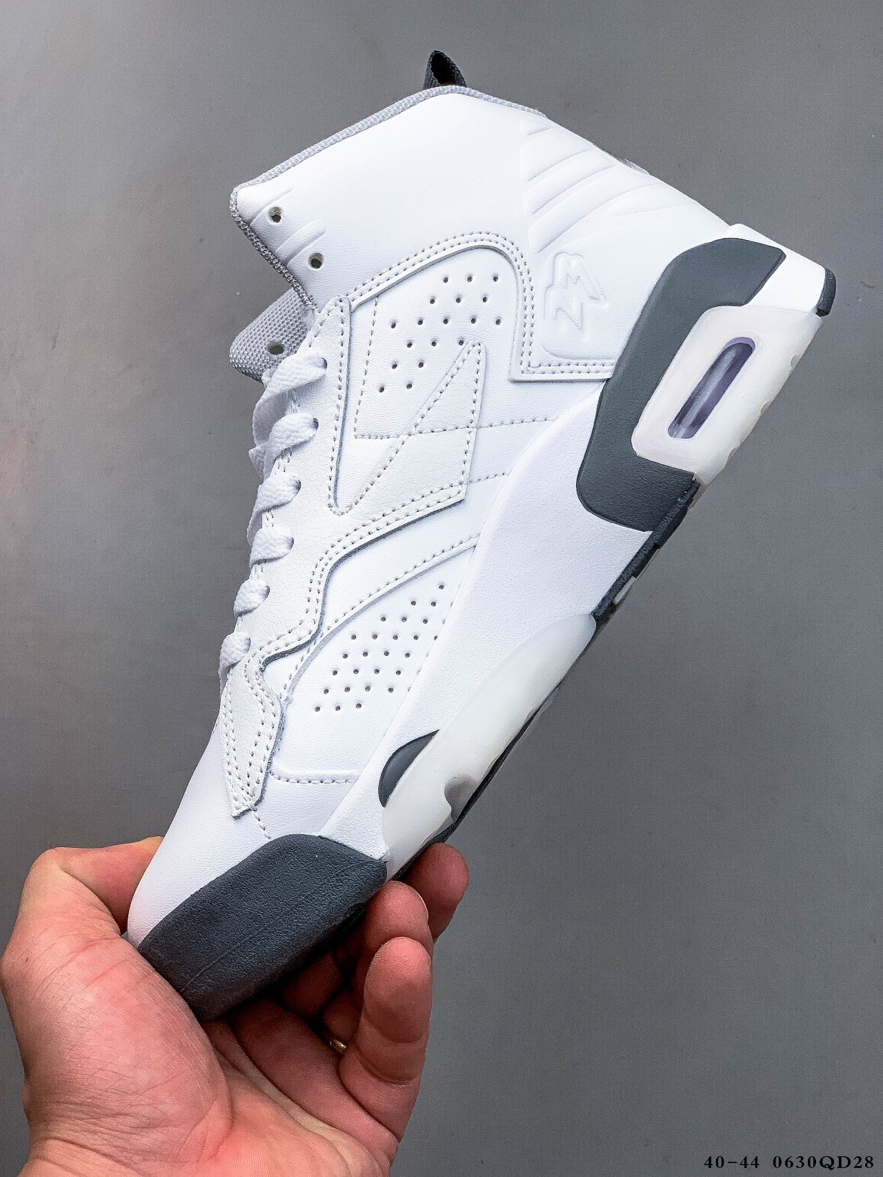 57$ Jordan MVP Playoff size 40-44 128800 QT134 gallery