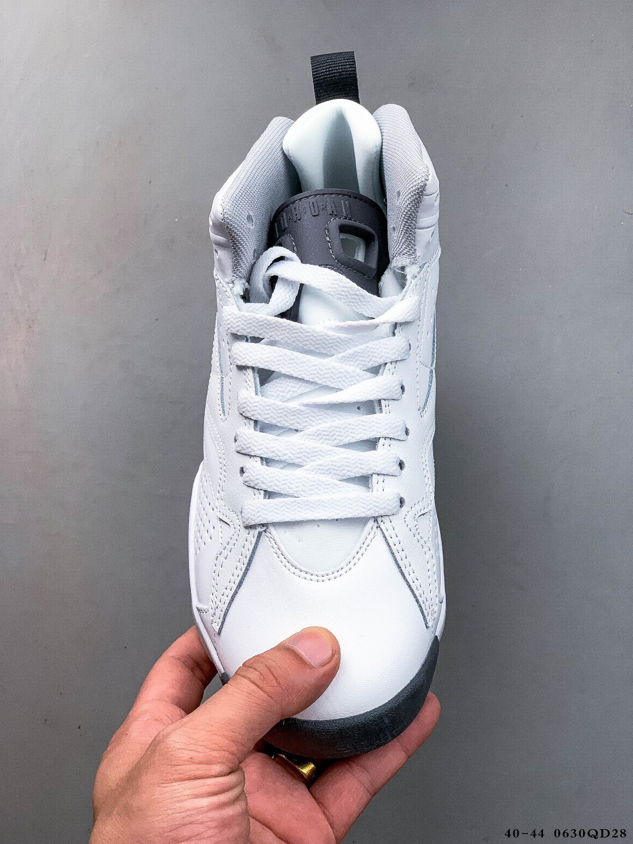 57$ Jordan MVP Playoff size 40-44 128800 QT134 gallery