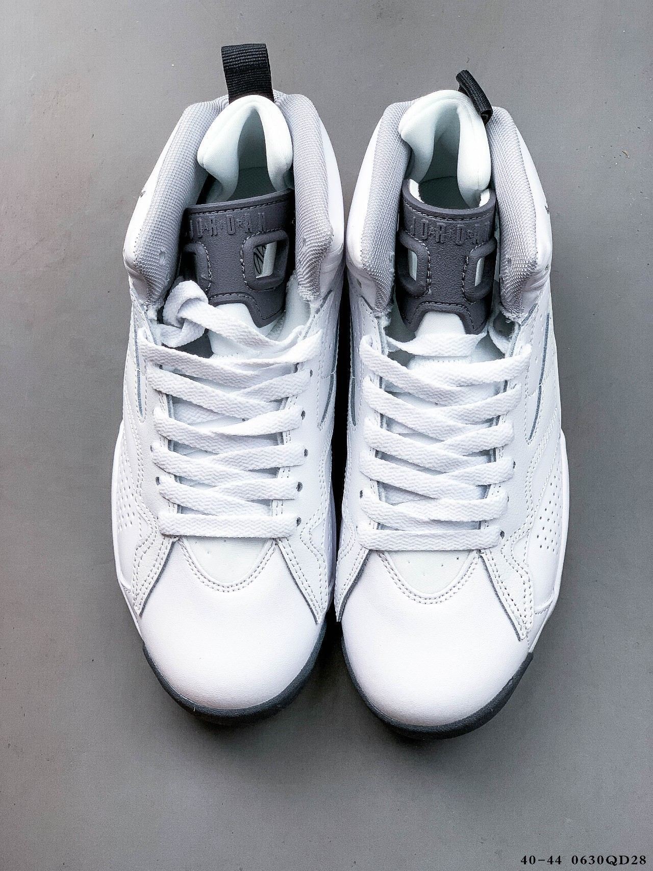 57$ Jordan MVP Playoff size 40-44 128800 QT134 gallery