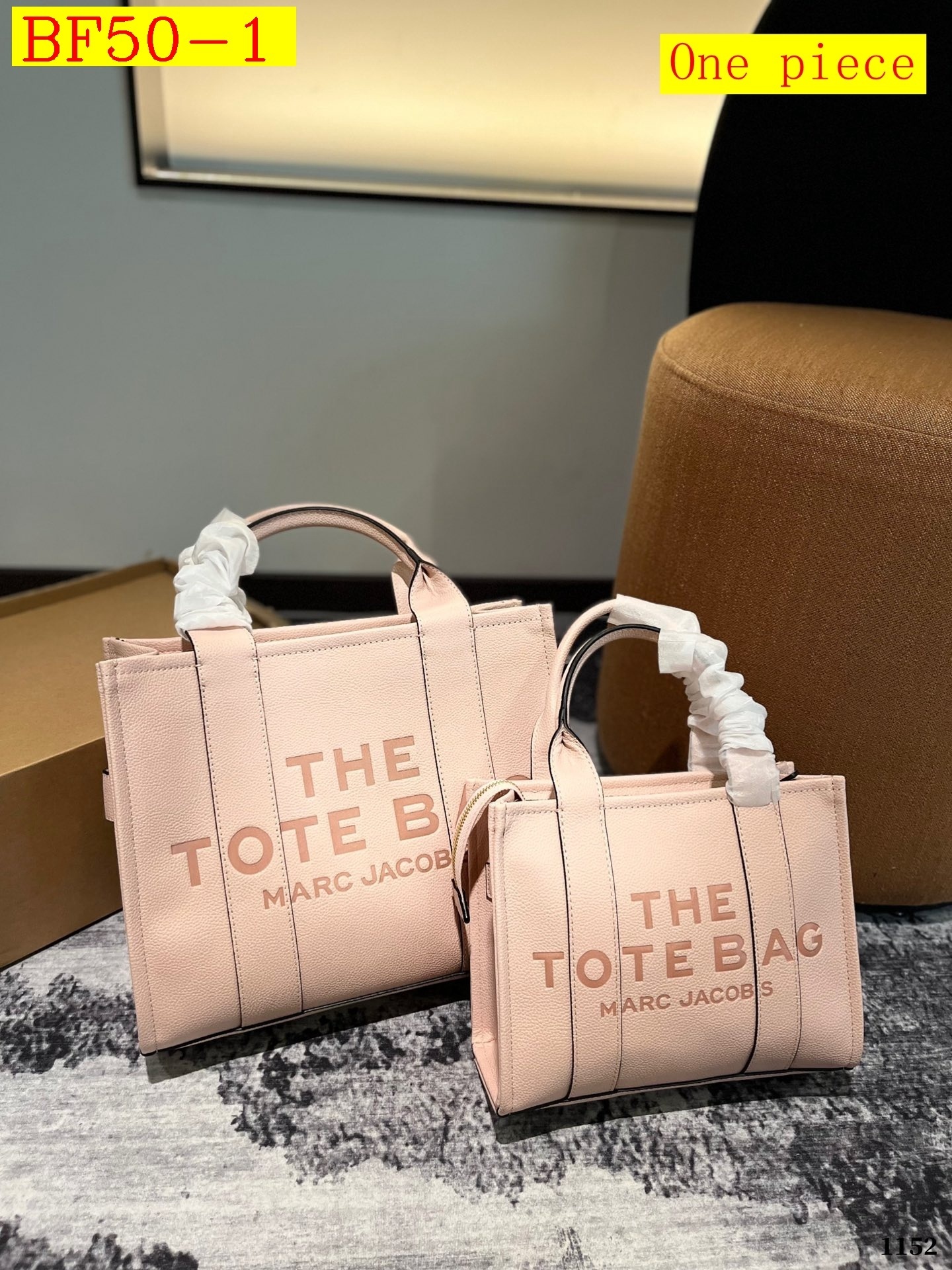 57$ MJ MARC JACOBS the traveler tote bag size 33x25cm BF50 gallery