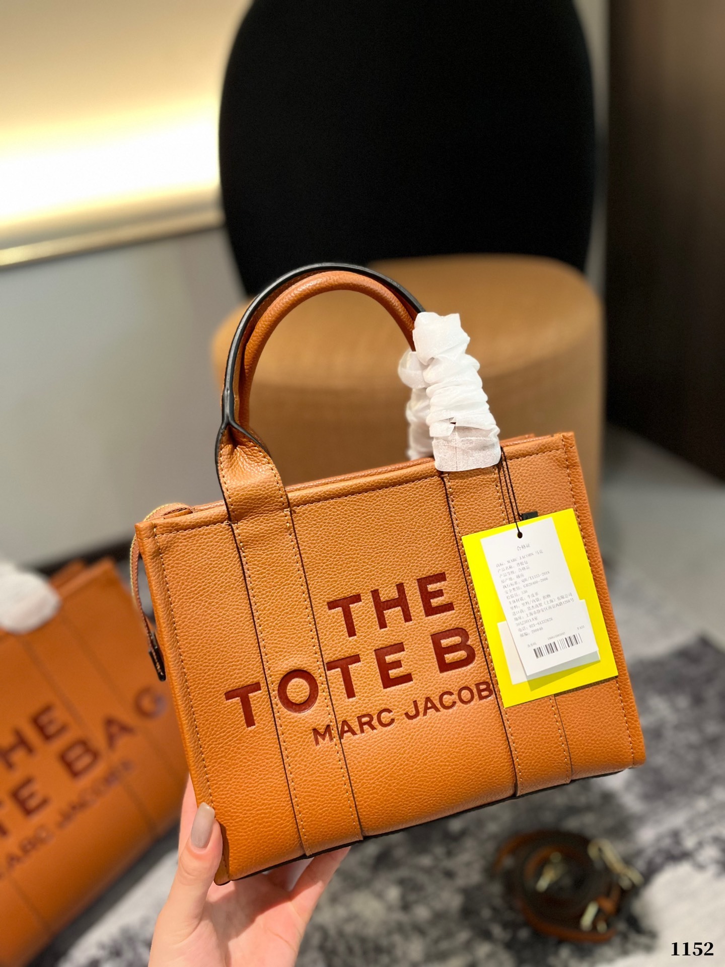 57$ MJ MARC JACOBS the traveler tote bag size 33x25cm BF50 gallery