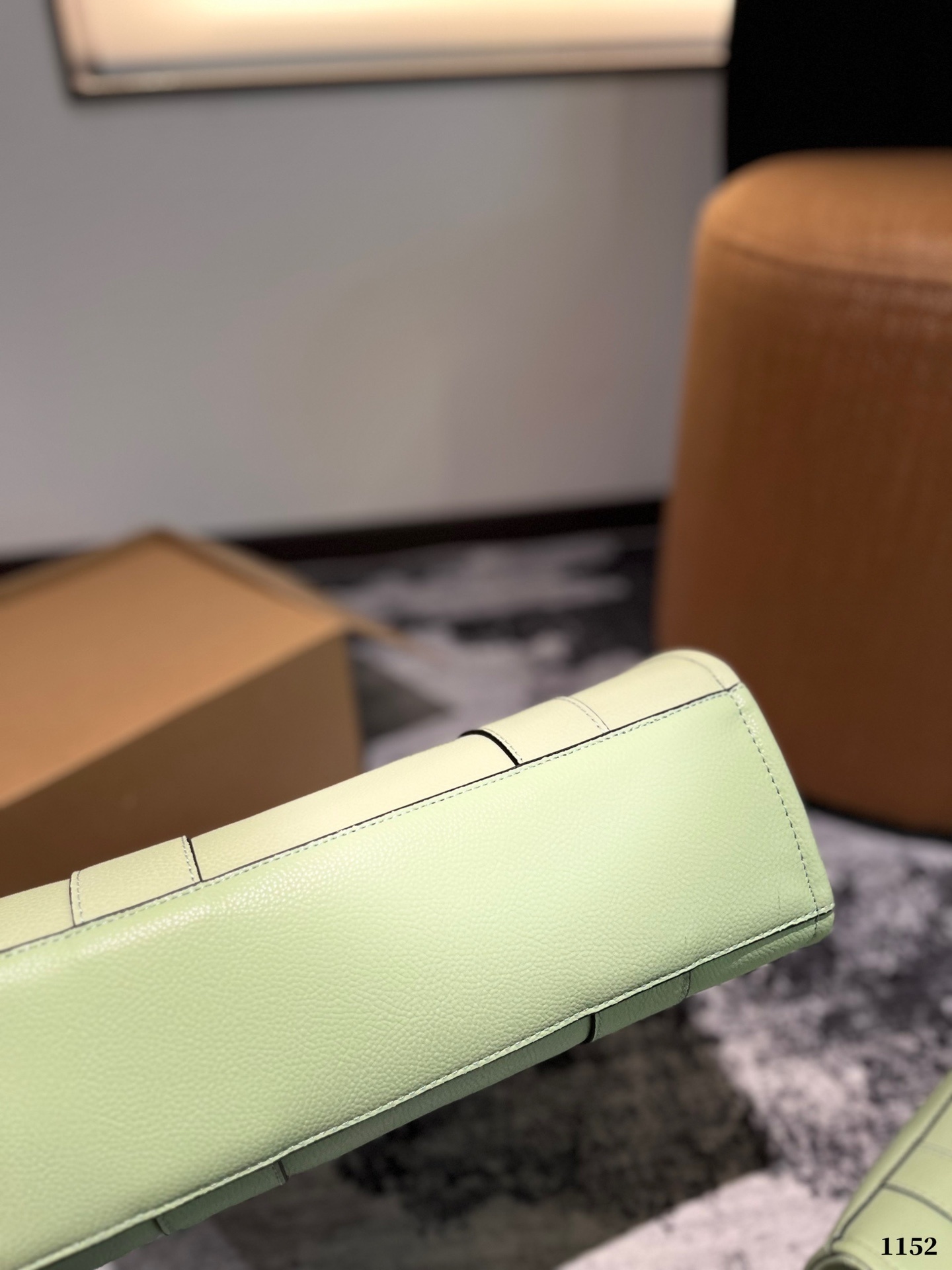 57$ MJ MARC JACOBS the traveler tote bag size 33x25cm BF50 gallery