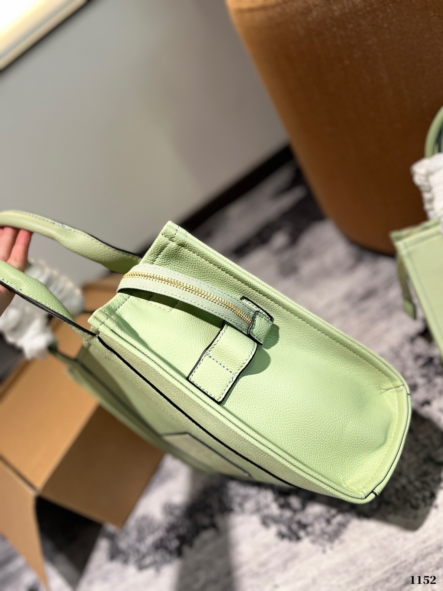 57$ MJ MARC JACOBS the traveler tote bag size 33x25cm BF50 gallery