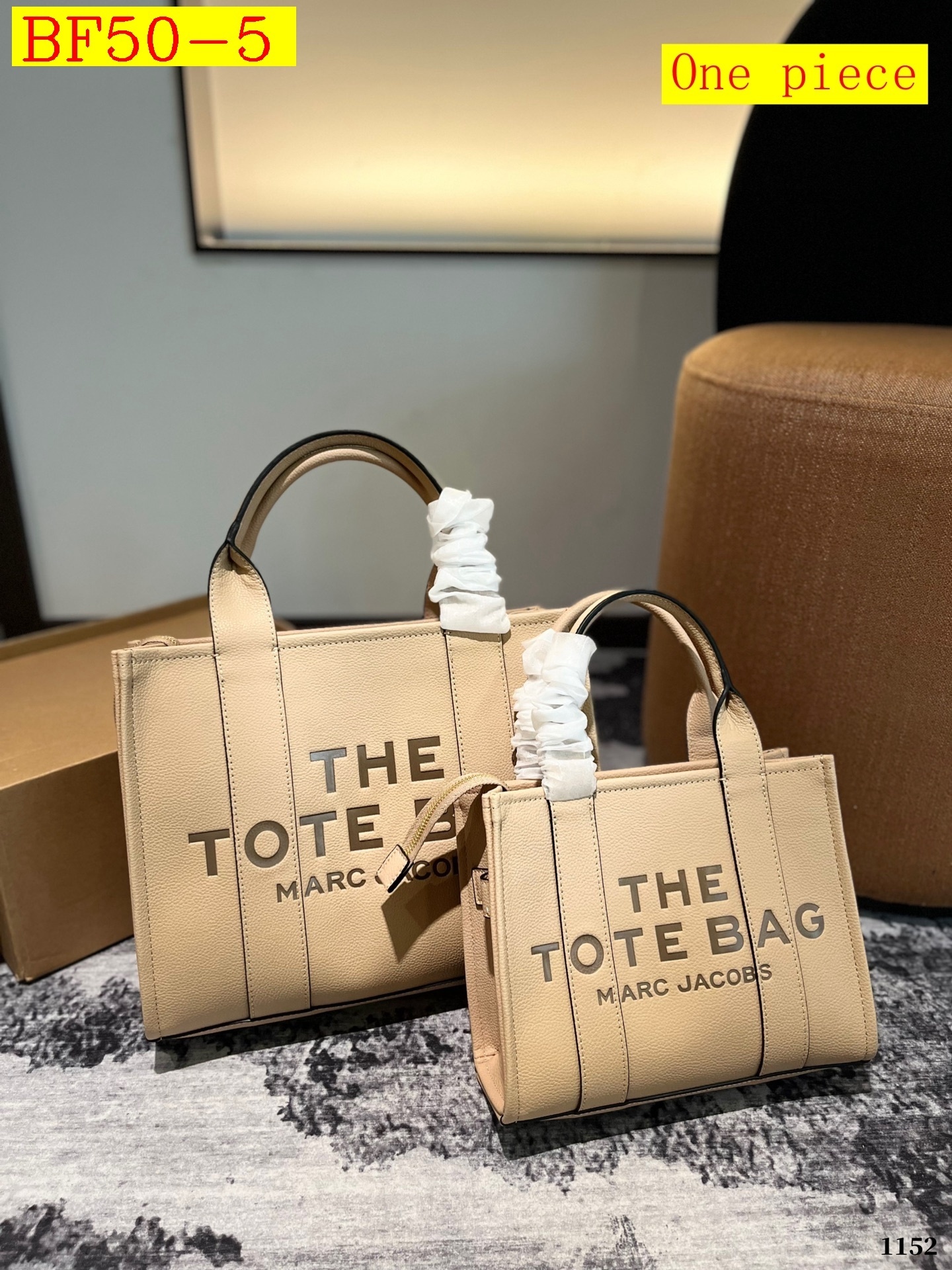 57$ MJ MARC JACOBS the traveler tote bag size 33x25cm BF50 gallery