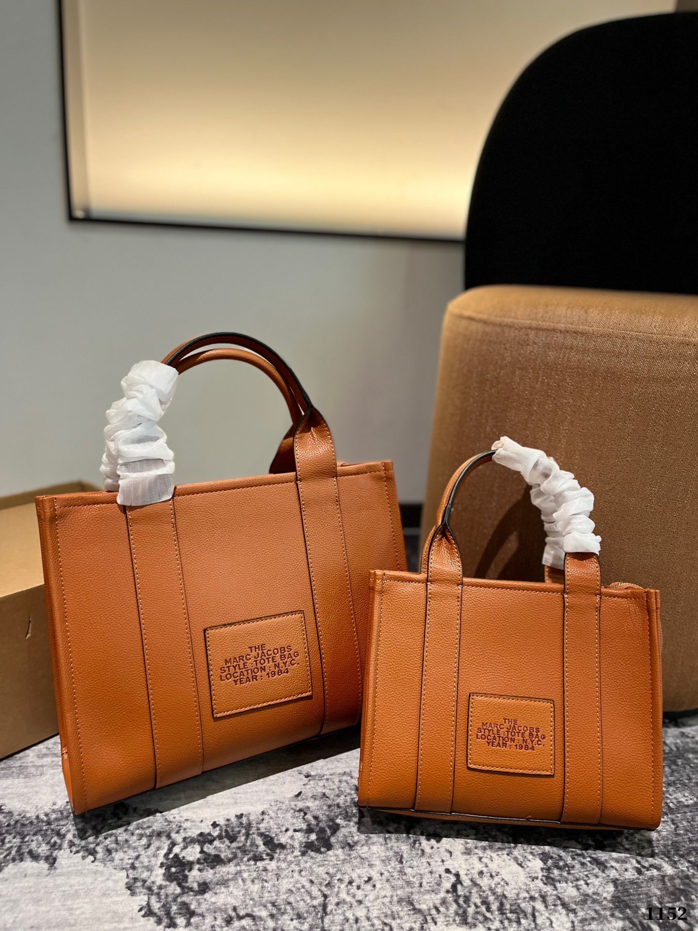 57$ MJ MARC JACOBS the traveler tote bag size 33x25cm BF50 gallery