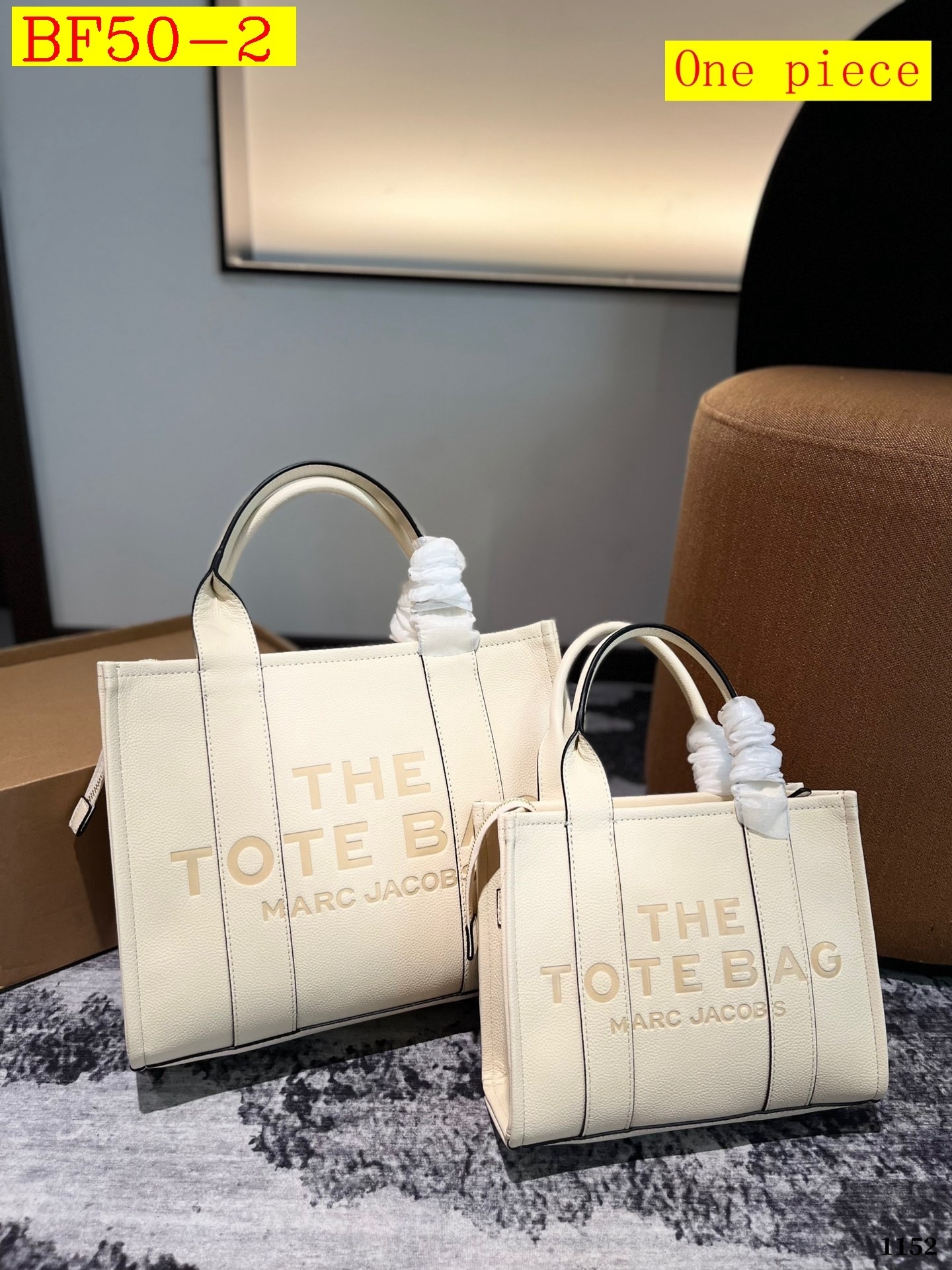 57$ MJ MARC JACOBS the traveler tote bag size 33x25cm BF50 gallery