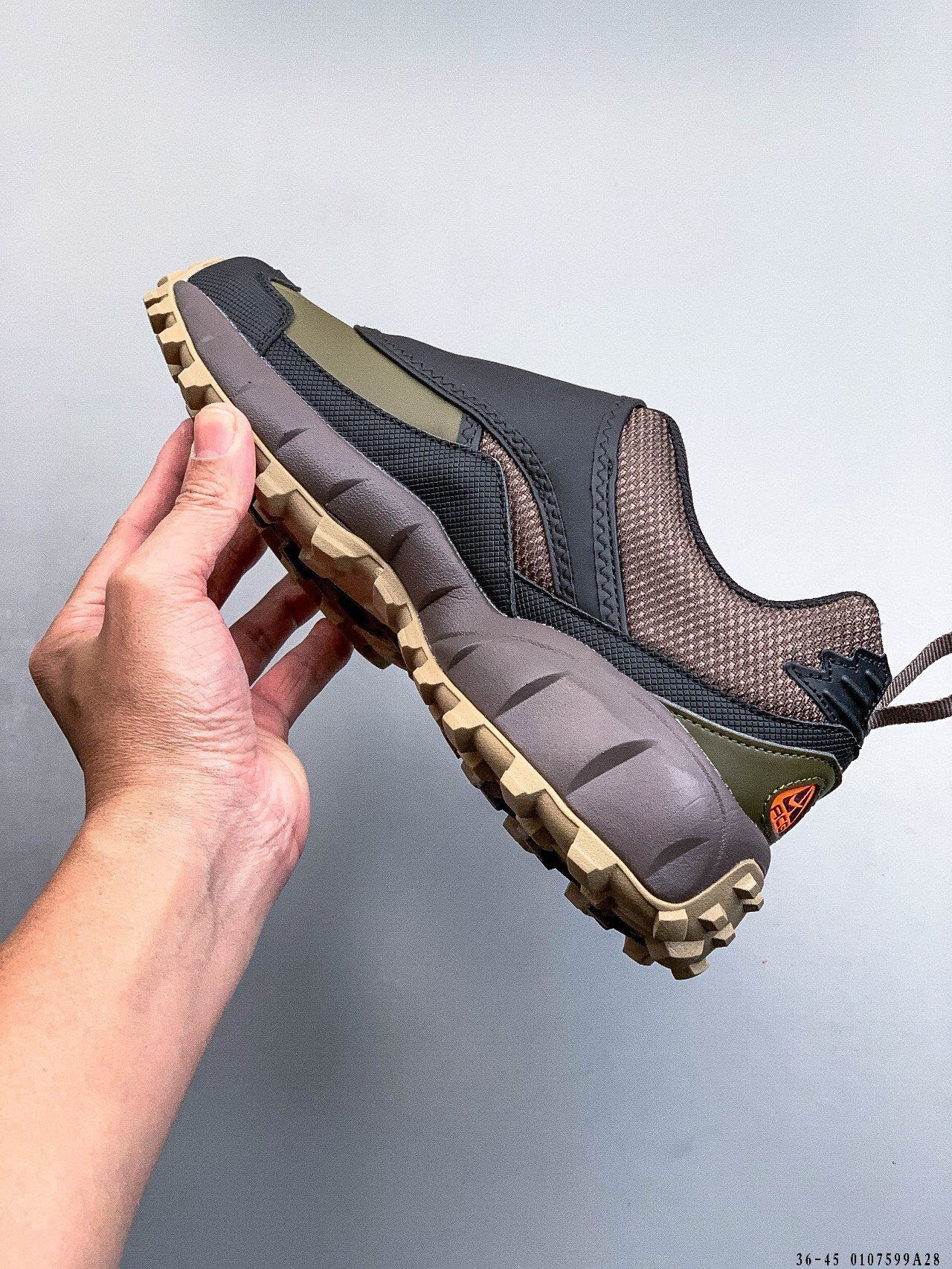 57$ Nike ACG PHASSAD Size 36-45 922870 PM122 gallery