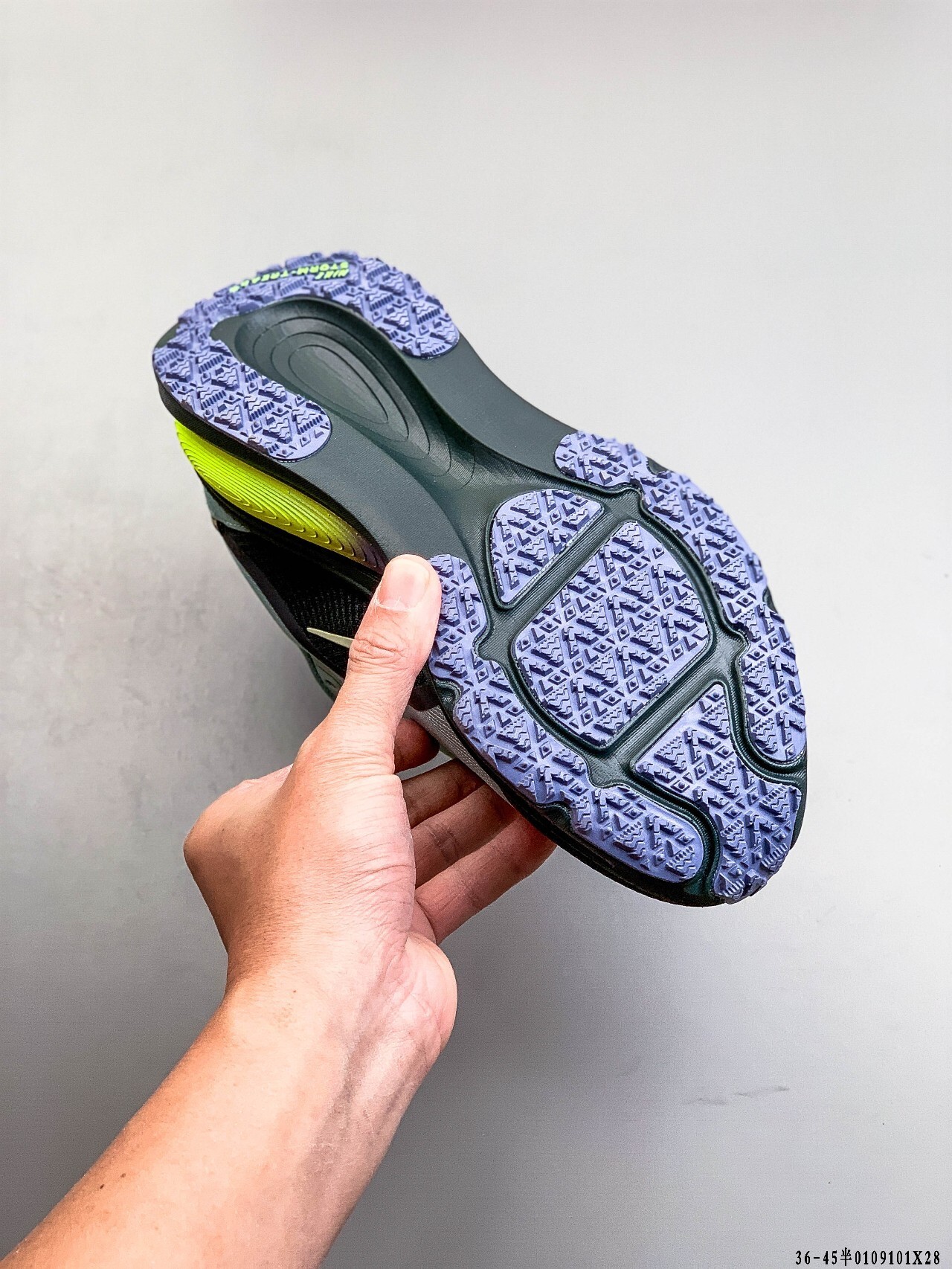 57$ Nike VOMERO Plus size 36-45 half 923820 QE76 gallery