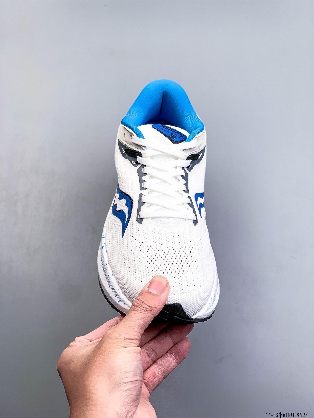 57$ Saucony TRIUMPH 21 Size 36-45 026820 PM133 gallery