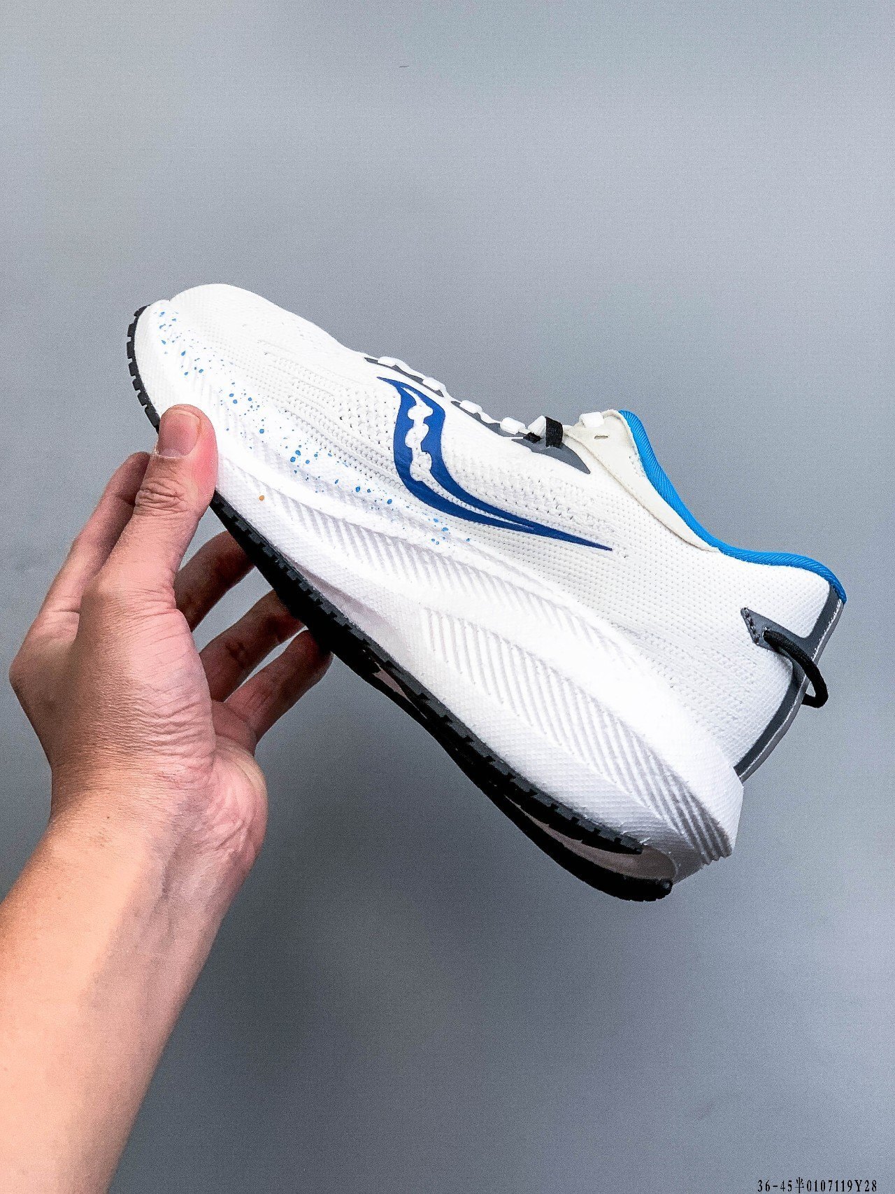 57$ Saucony TRIUMPH 21 Size 36-45 026820 PM133 gallery