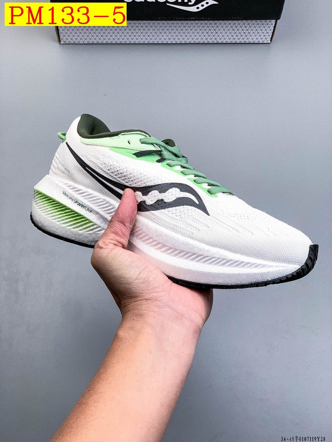 57$ Saucony TRIUMPH 21 Size 36-45 026820 PM133 gallery