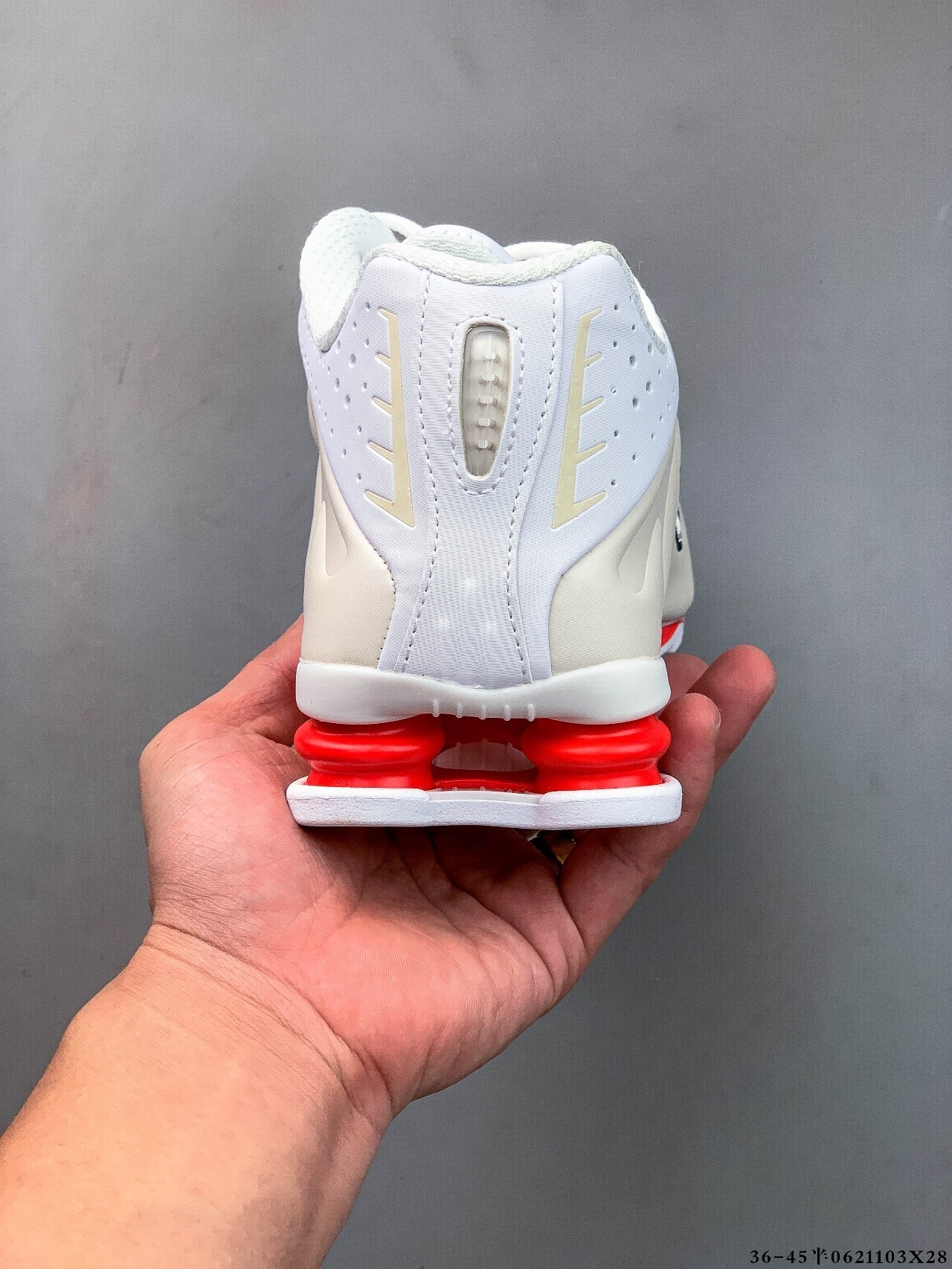 57$ Top Quality NIKE SHOX R4 size 36-45 half 623850 MZ1389 gallery