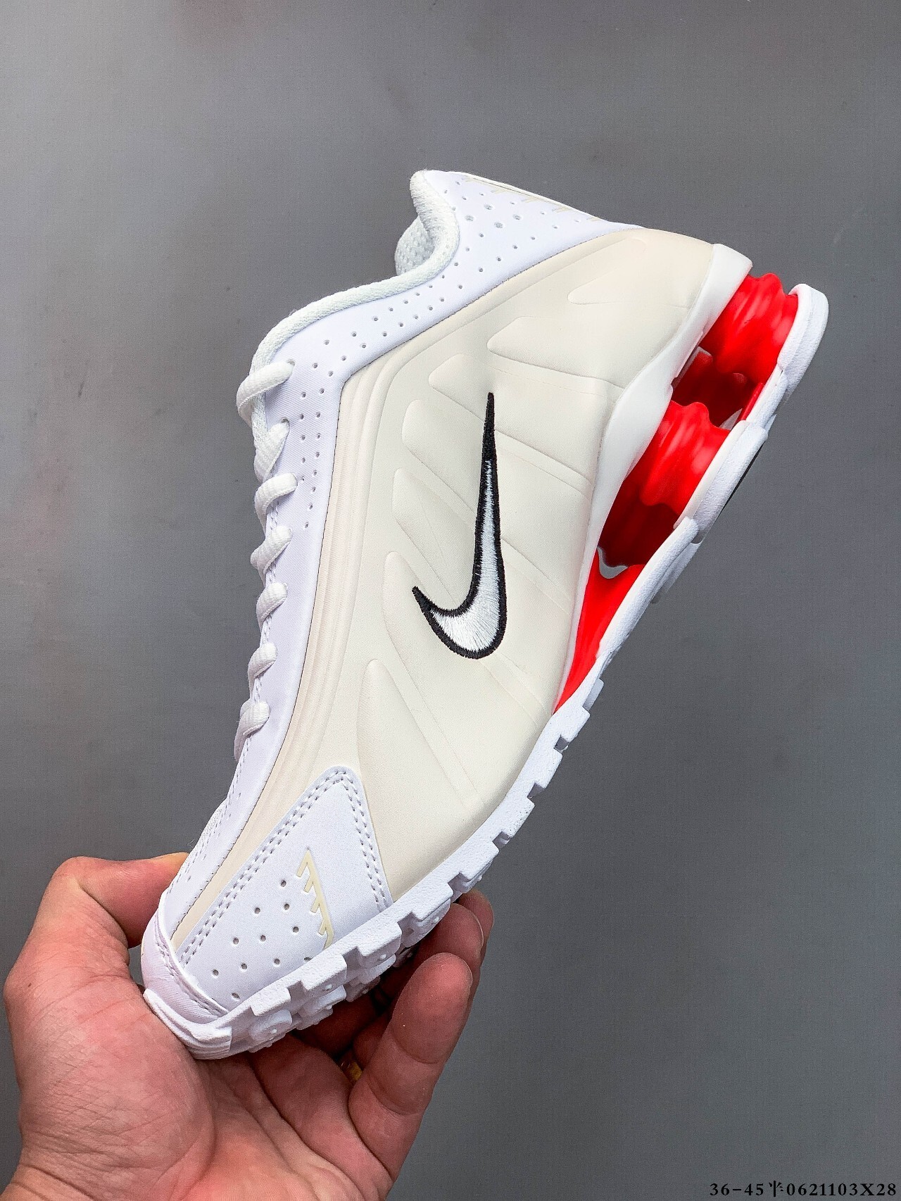 57$ Top Quality NIKE SHOX R4 size 36-45 half 623850 MZ1389 gallery