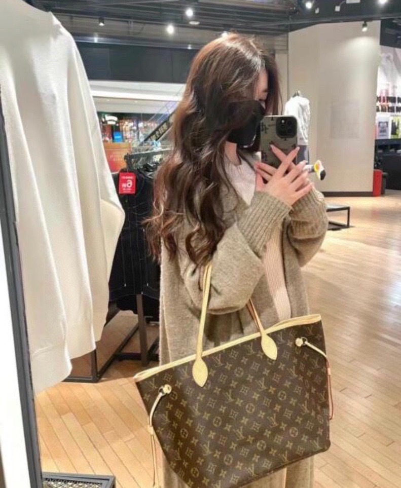 57$ dh Lv Neverfull Tote bag SIZE 32X28 CM 73435835978 DX470 gallery
