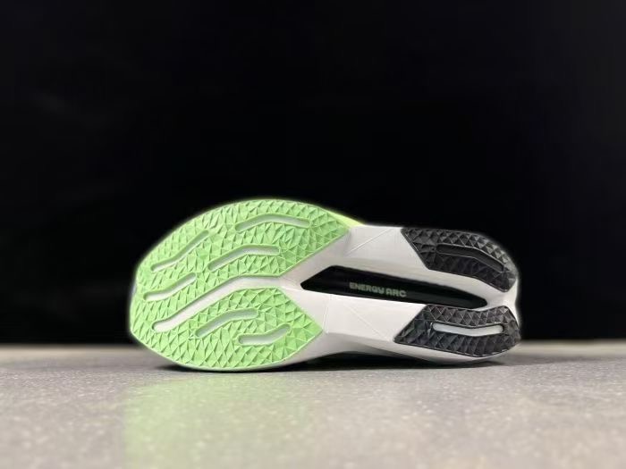 dh New Balance FuelCell Rebel v3 Size 36 45 83529045072 DK856 gallery