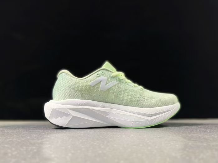 dh New Balance FuelCell Rebel v3 Size 36 45 83529045072 DK856 gallery