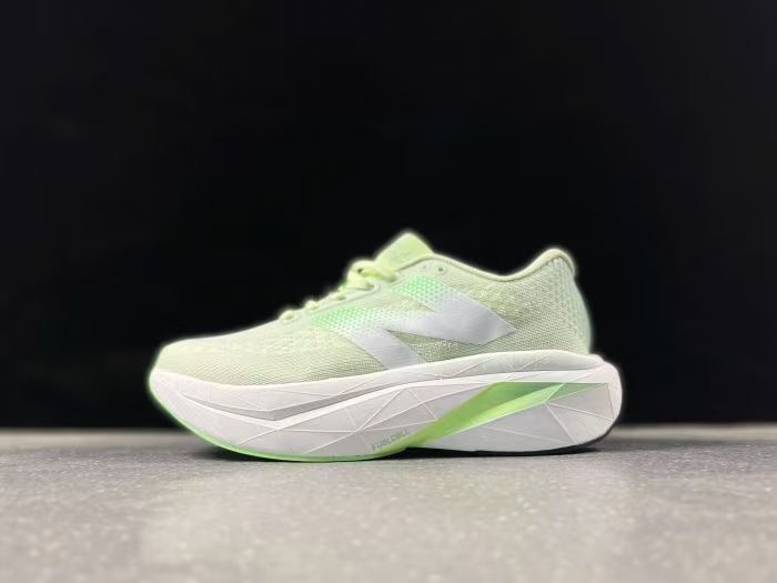 dh New Balance FuelCell Rebel v3 Size 36 45 83529045072 DK856 gallery