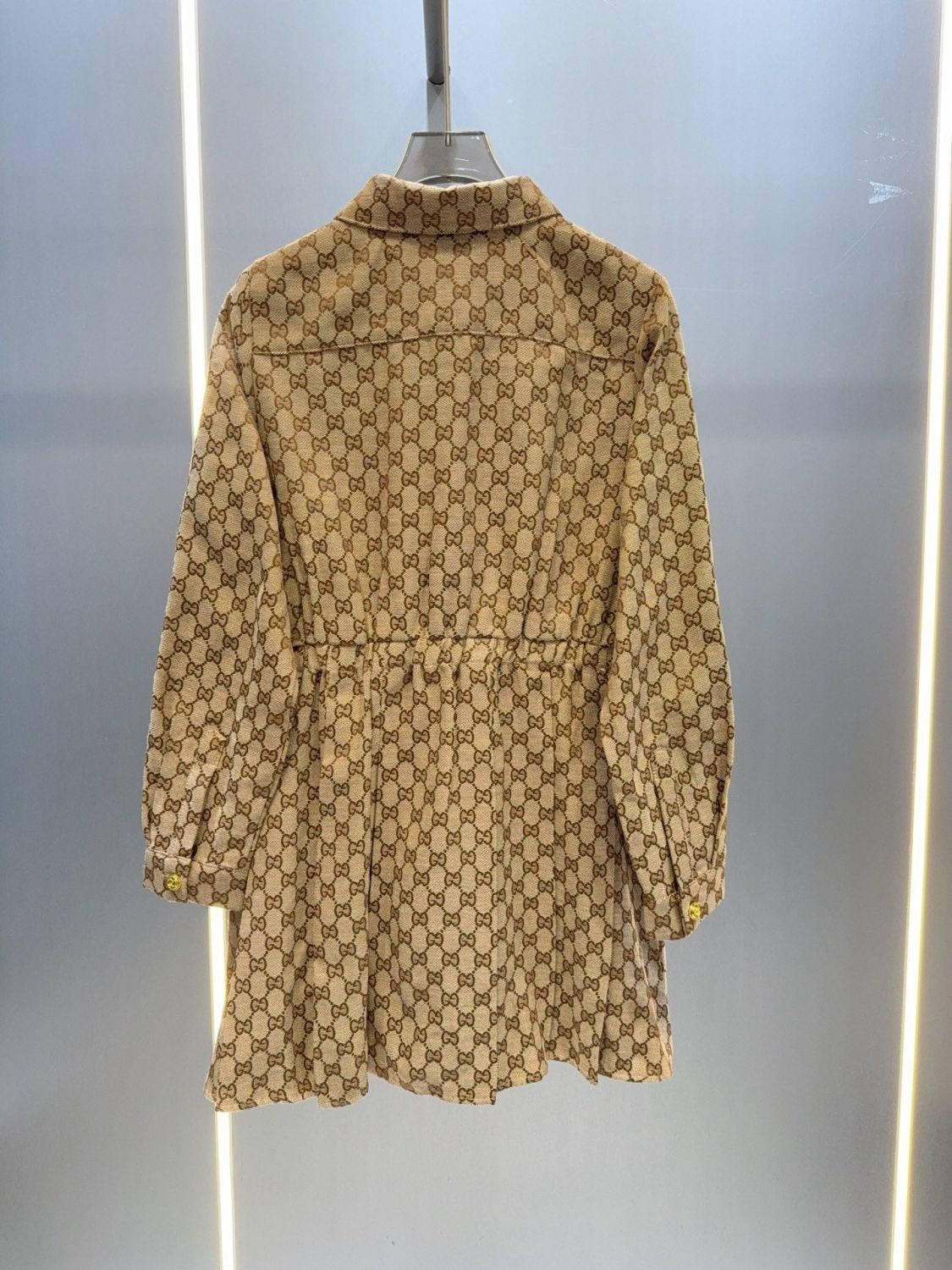 58$ Gucci size S-M 338240 BF6 gallery