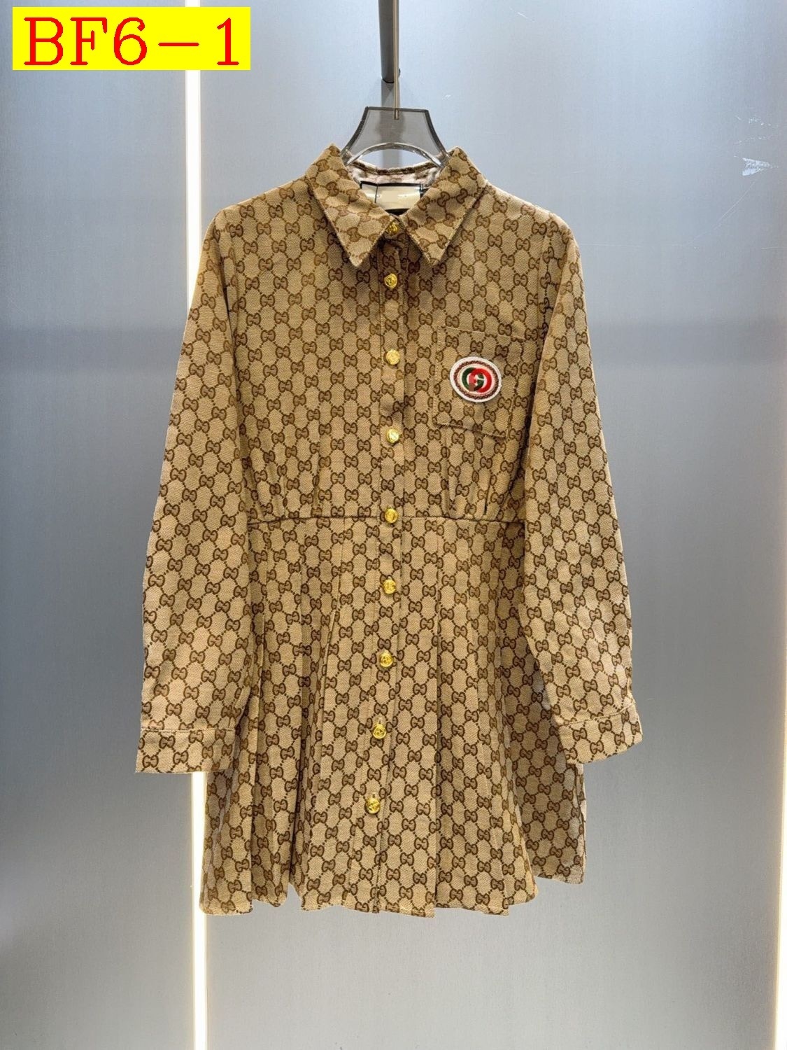 58$ Gucci size S-M 338240 BF6 gallery