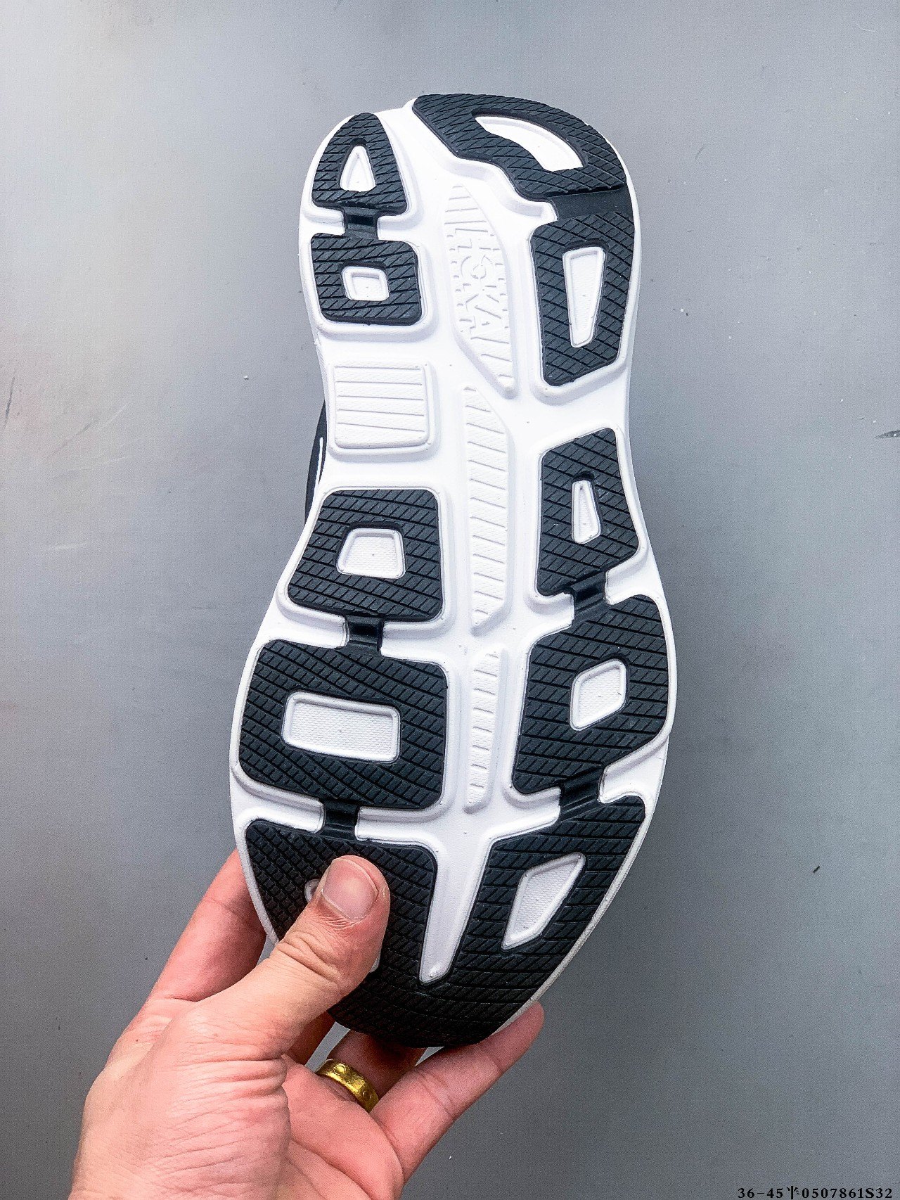 HOKA ONE ONE Bondi 9 size 36 45 730200 MZ1667 gallery
