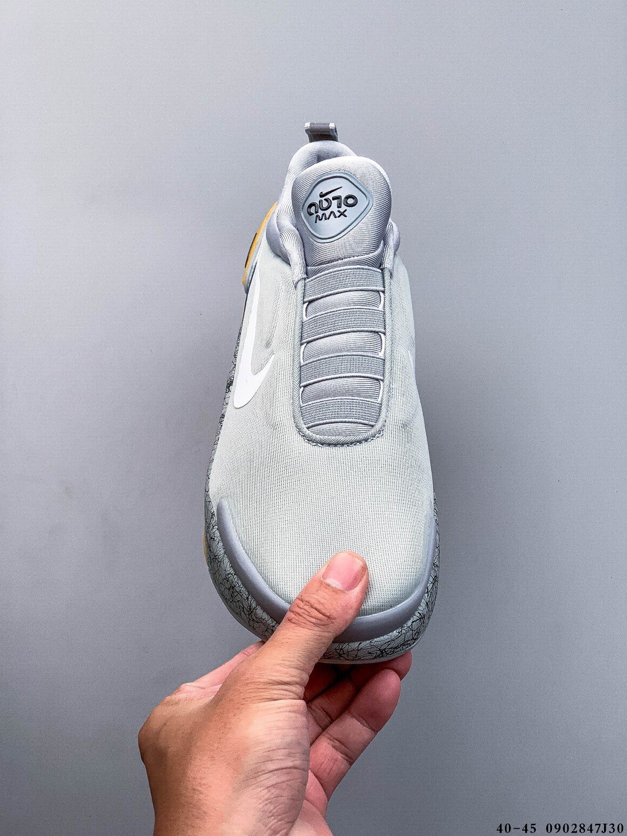 60$ NIKE ADAPT AUTO MAX Size 40-45 531070 QT930 gallery
