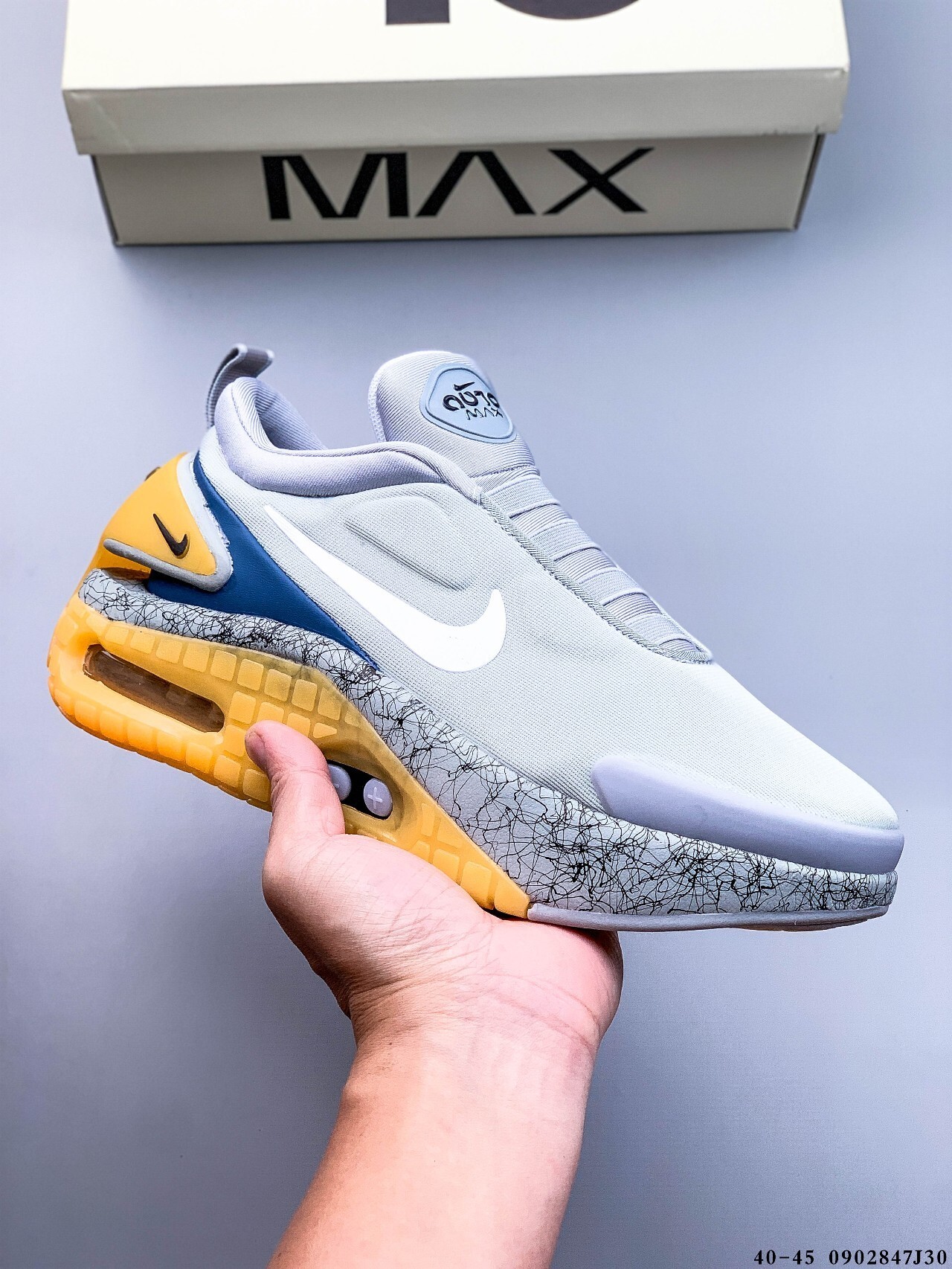 60$ NIKE ADAPT AUTO MAX Size 40-45 531070 QT930 gallery