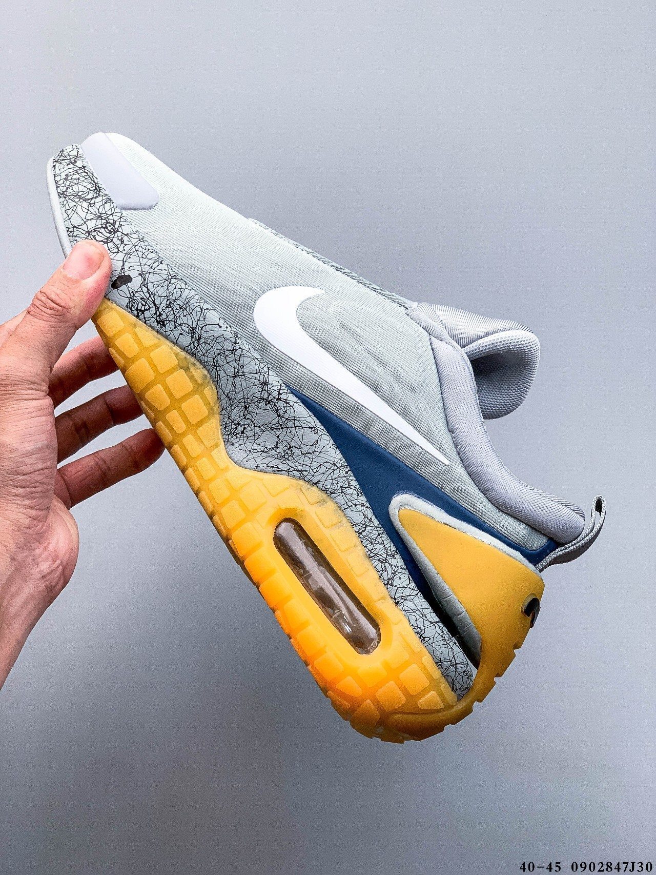 60$ NIKE ADAPT AUTO MAX Size 40-45 531070 QT930 gallery