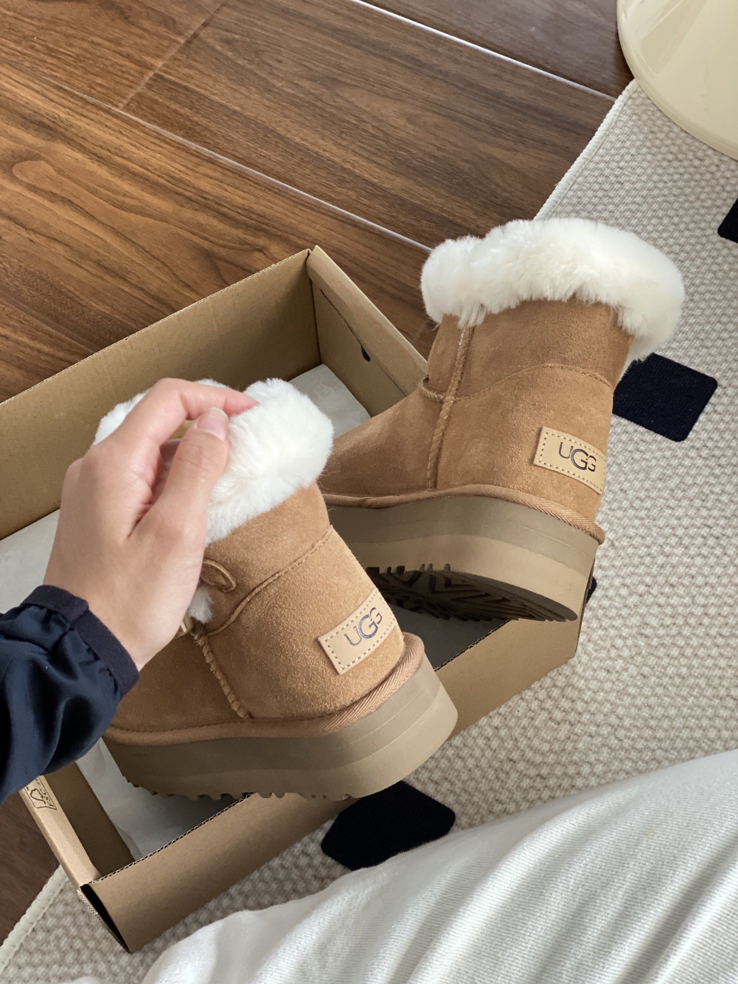 60$ new_dh UGG size 35-40 93645035972 UG10 gallery