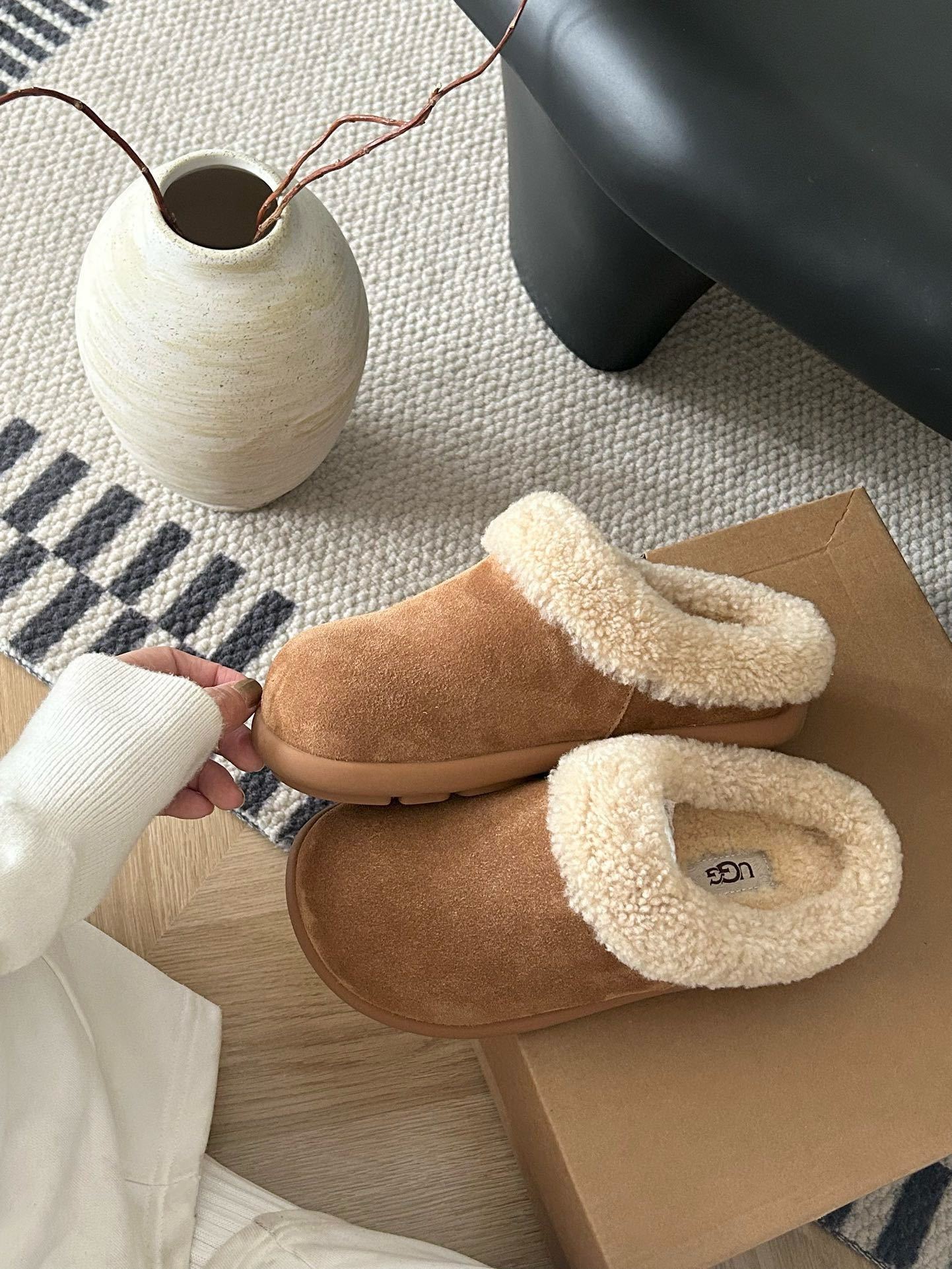 62$ new_dh Top Quality UGG Boot Leather Wool Size 35-40 73485045099 UG203 gallery