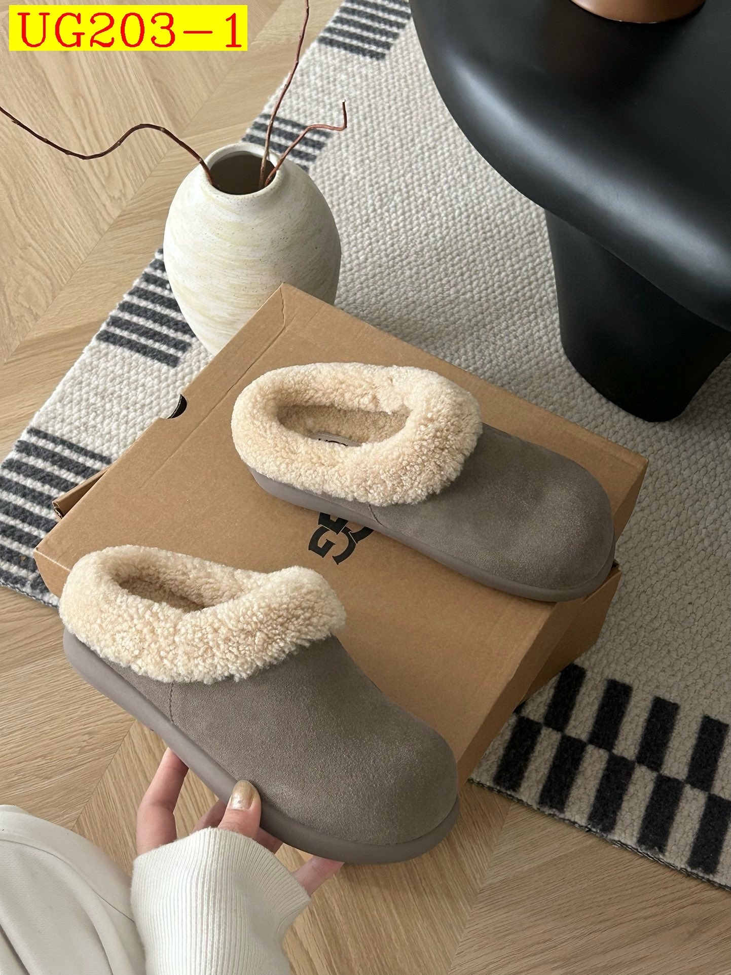 62$ new_dh Top Quality UGG Boot Leather Wool Size 35-40 73485045099 UG203 gallery