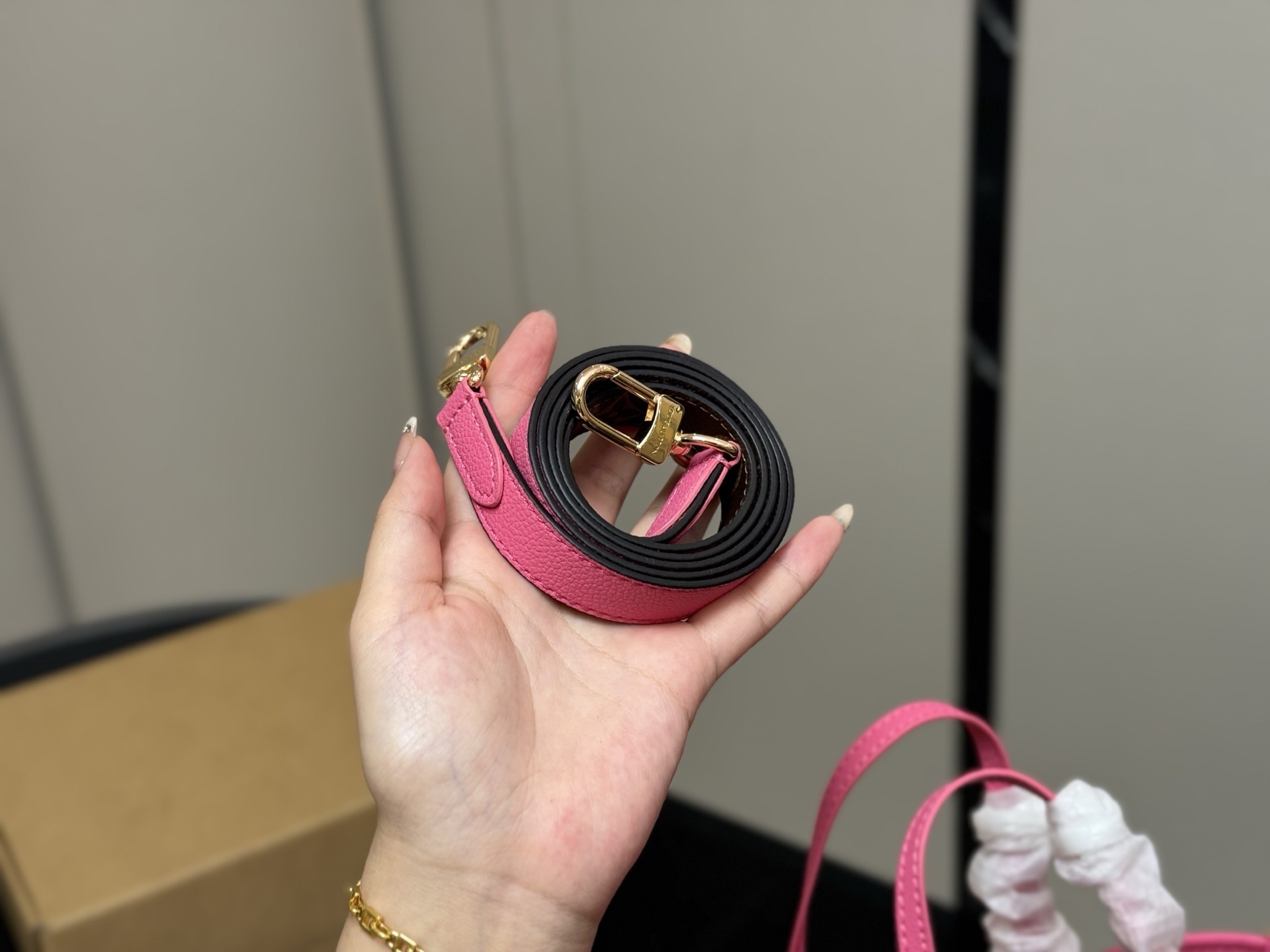 63$ Lv Neverfull BB Shoulder bag Size 20x17cm 330520 HY100 gallery