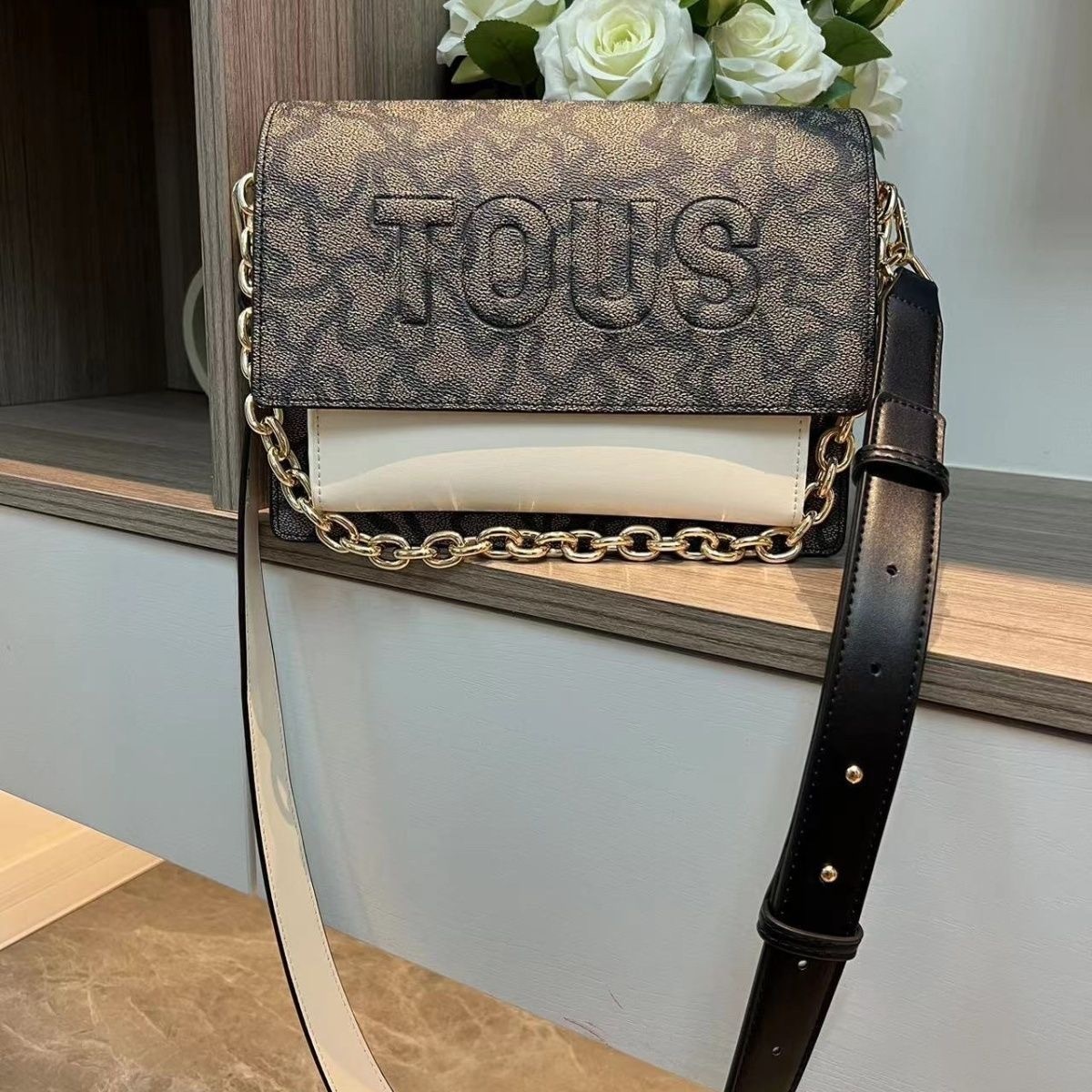 63$ tous Size 25x21x10 cm 531590 ZZ807 gallery