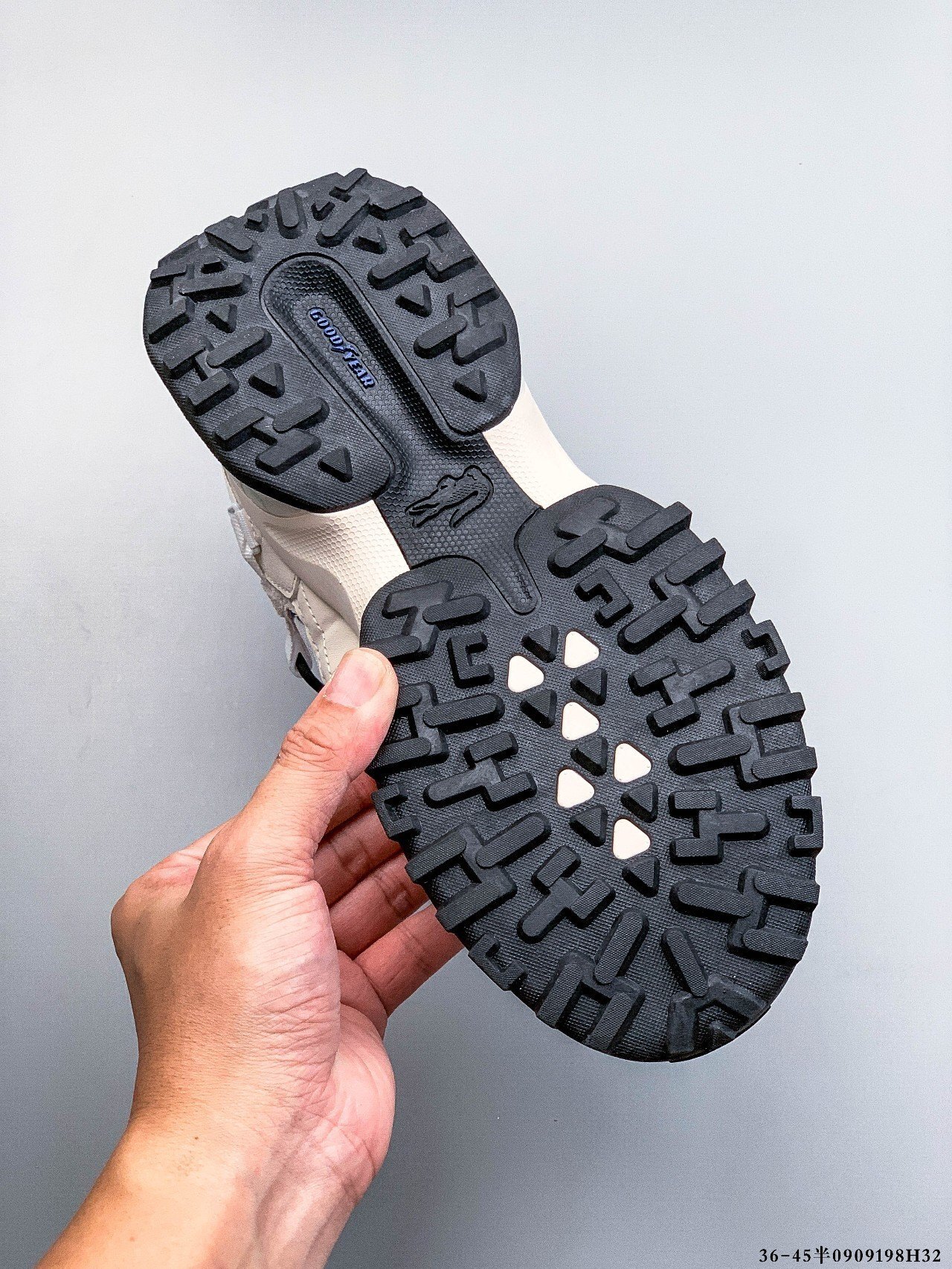 65$ lacoste L-Guard Breaker Size 36-45 half 931250 QT1636 gallery