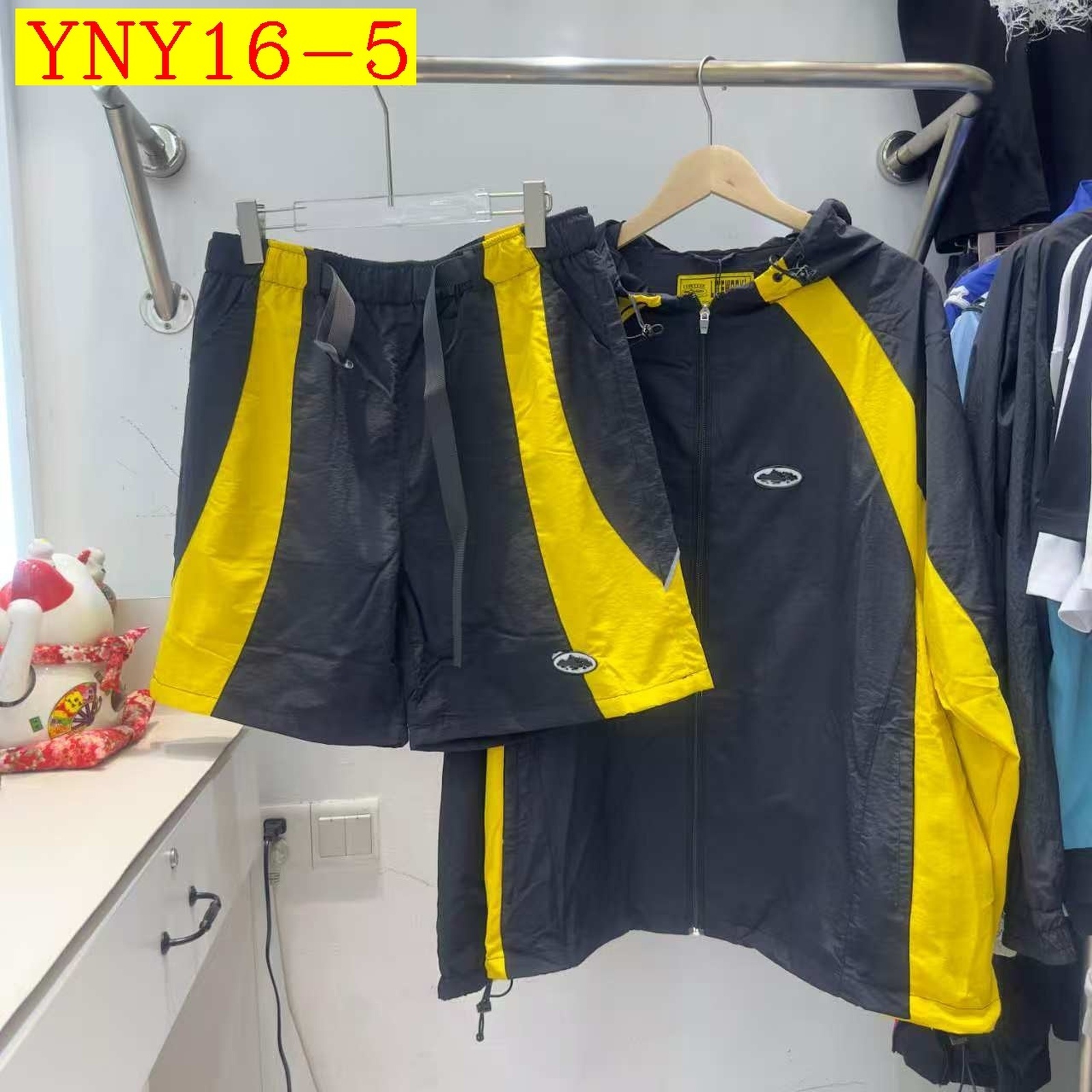 66$ Corteiz jacket size S-XL 728950 YNY16 gallery