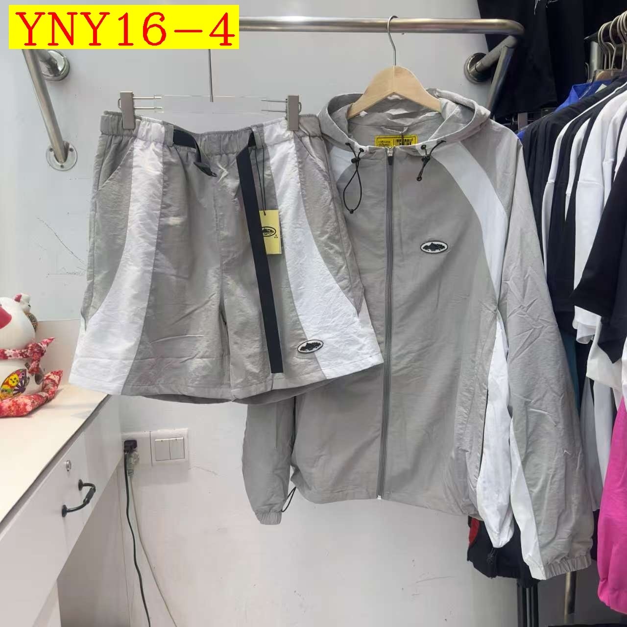 66$ Corteiz jacket size S-XL 728950 YNY16 gallery
