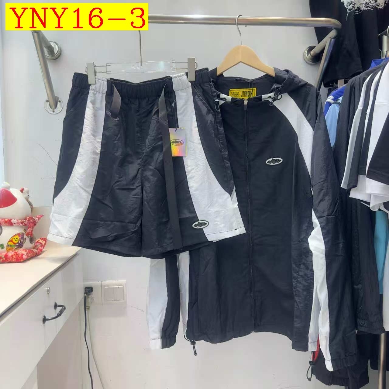 66$ Corteiz jacket size S-XL 728950 YNY16 gallery
