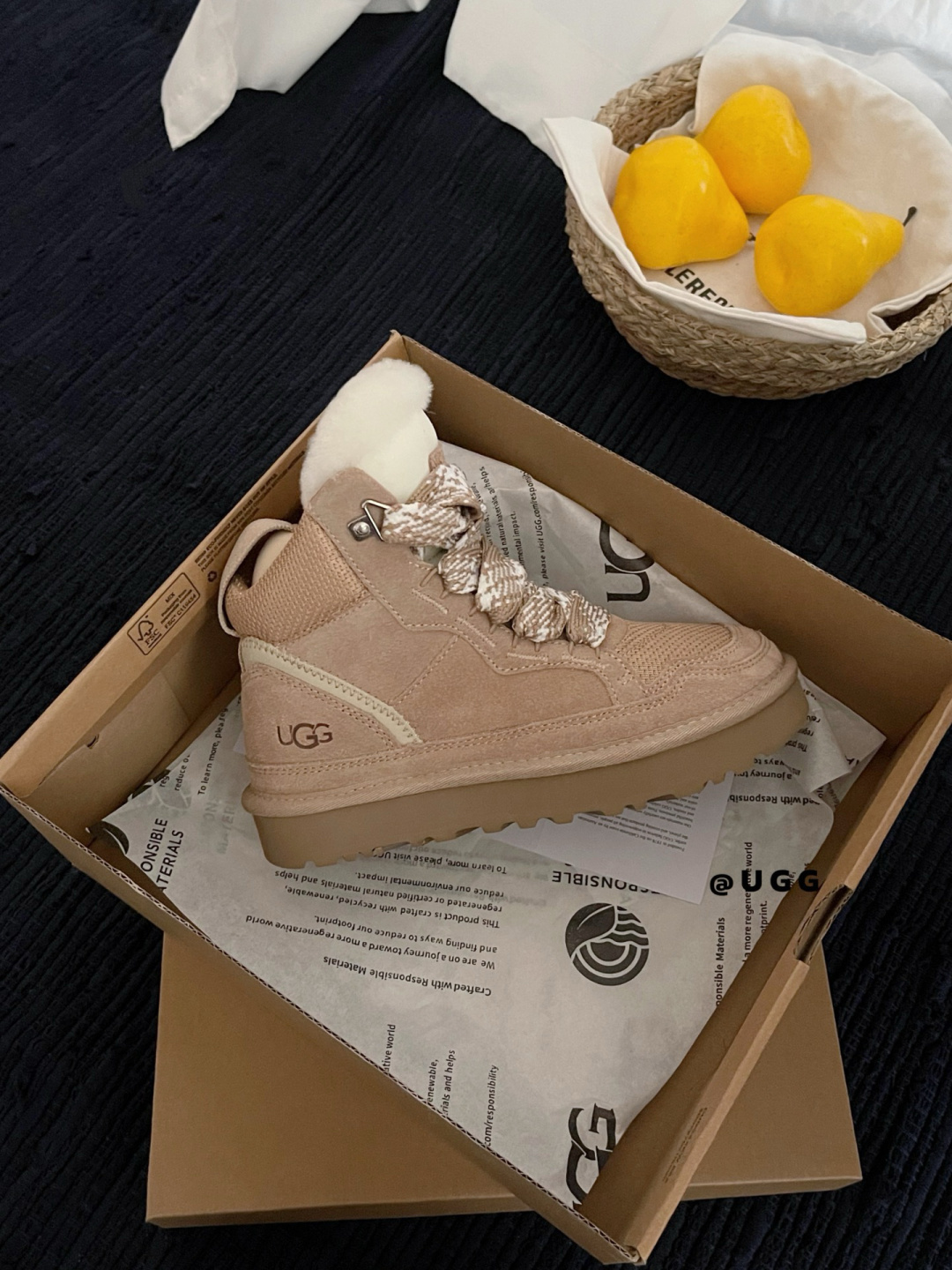 69$ UGG High-Top Mel Leather Wool Size 35-40 239870 UG338 gallery