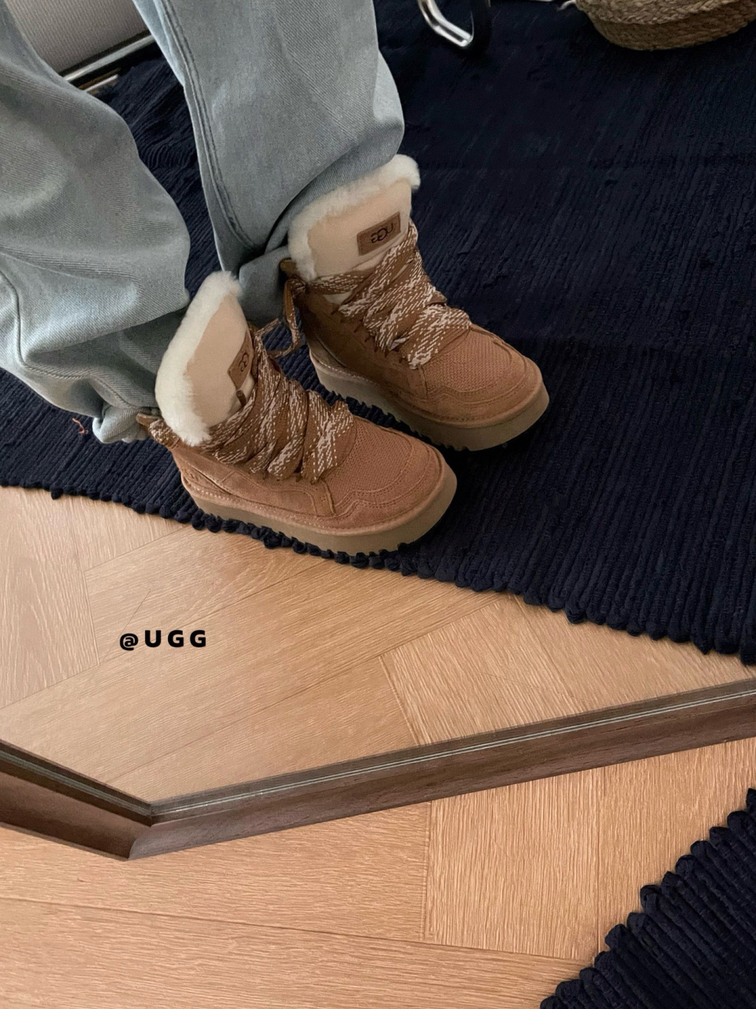 69$ UGG High-Top Mel Leather Wool Size 35-40 239870 UG338 gallery